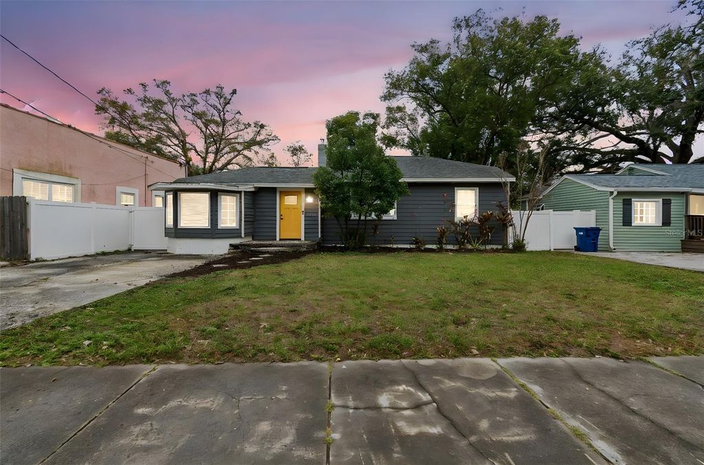 Photo of 1206 E Crenshaw Street, Tampa, FL 33604 (MLS # TB8498635)