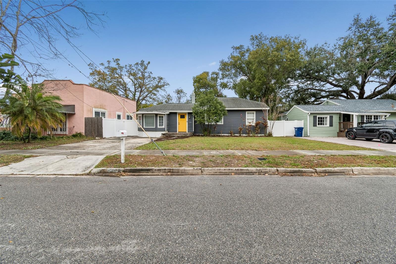 1206 E CRENSHAW STREET