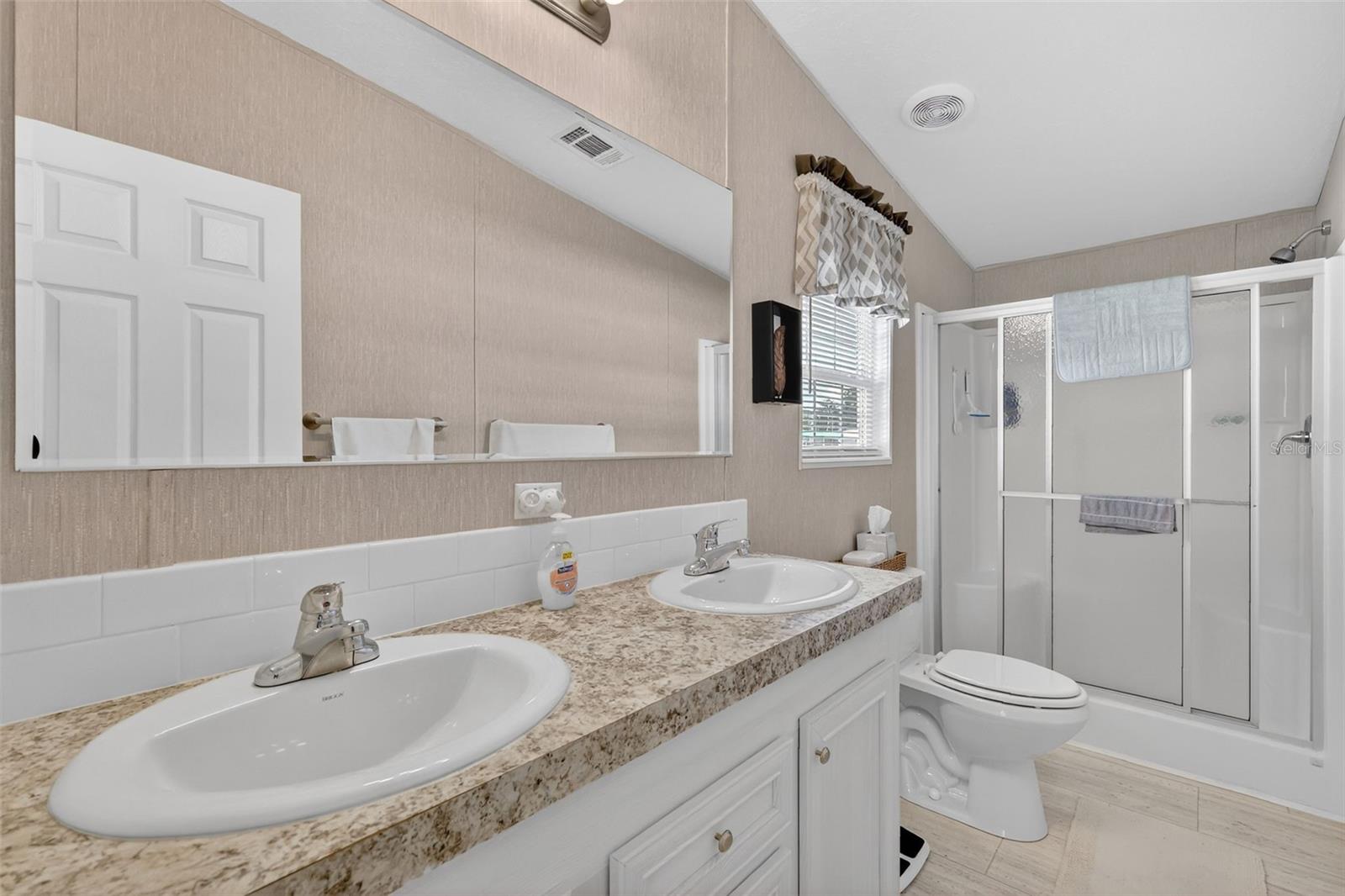 LAKE YALE ESTATES - Residential