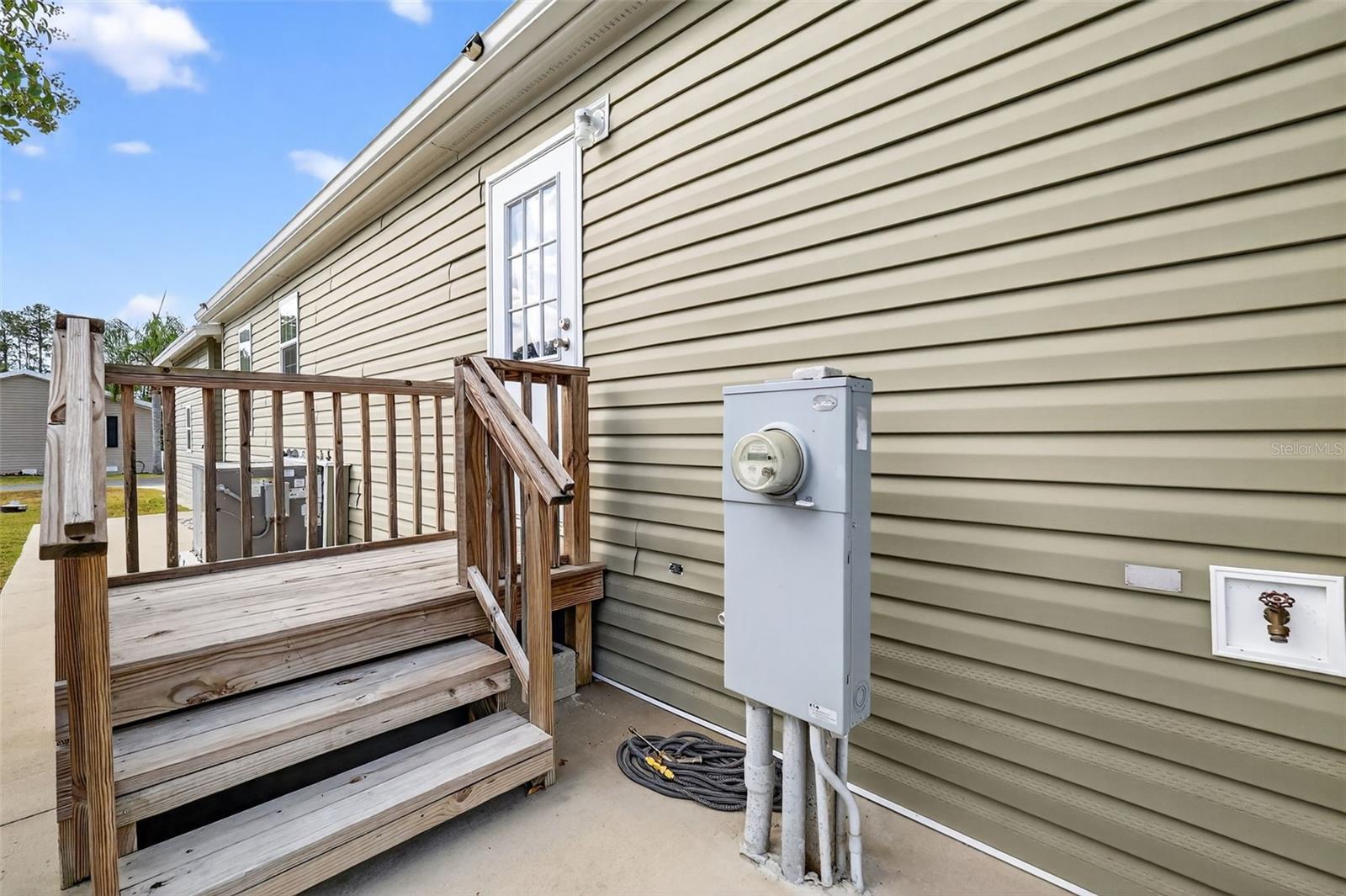 LAKE YALE ESTATES - Residential