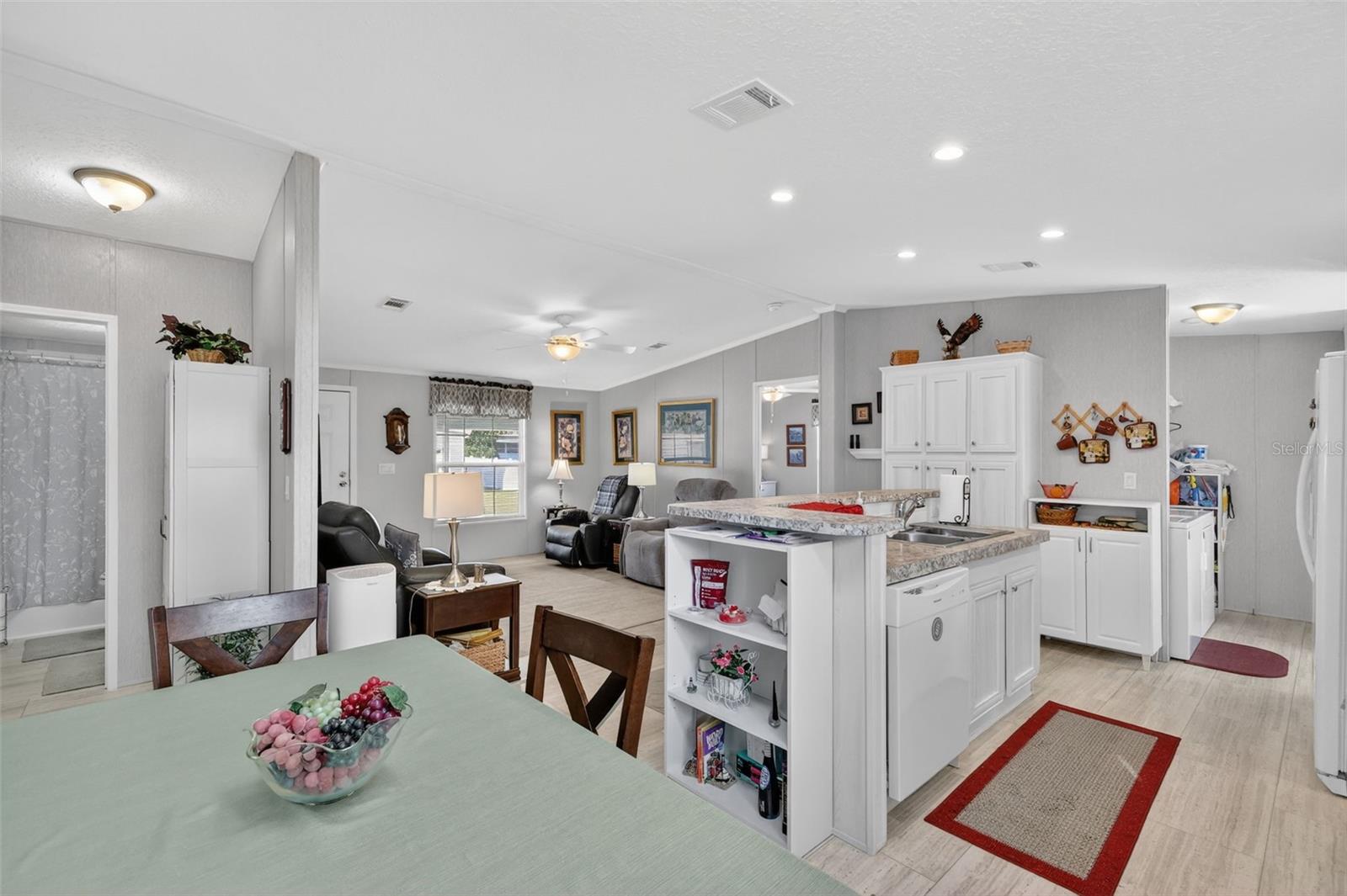 LAKE YALE ESTATES - Residential