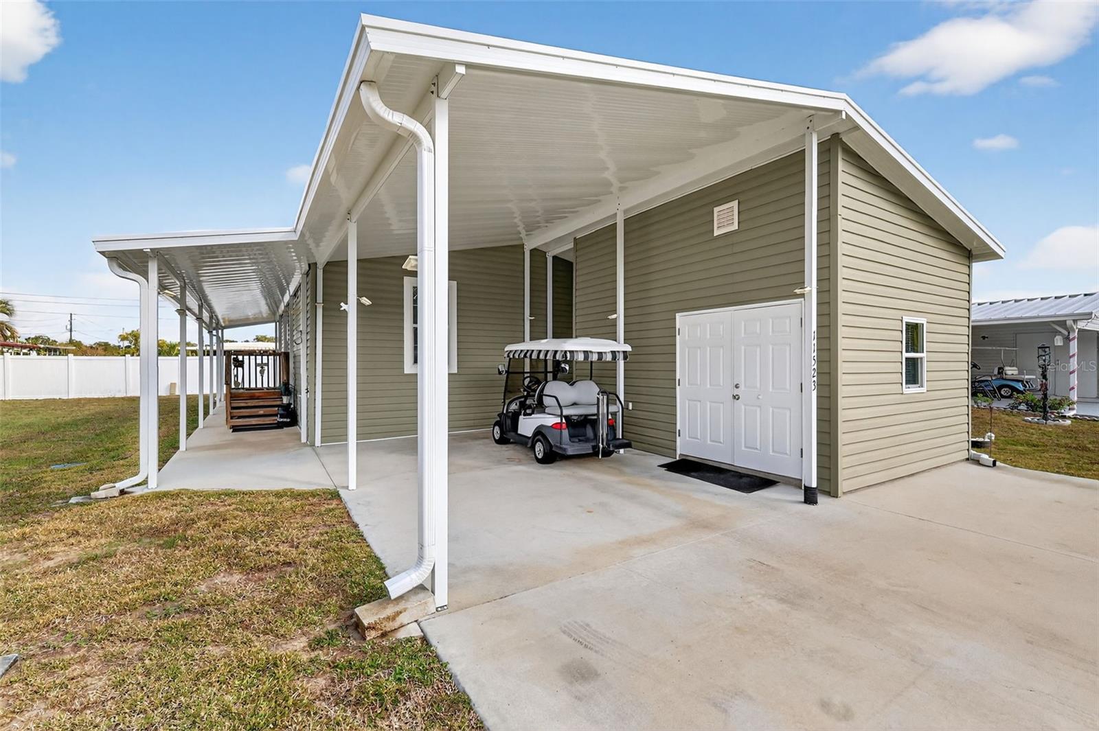 LAKE YALE ESTATES - Residential