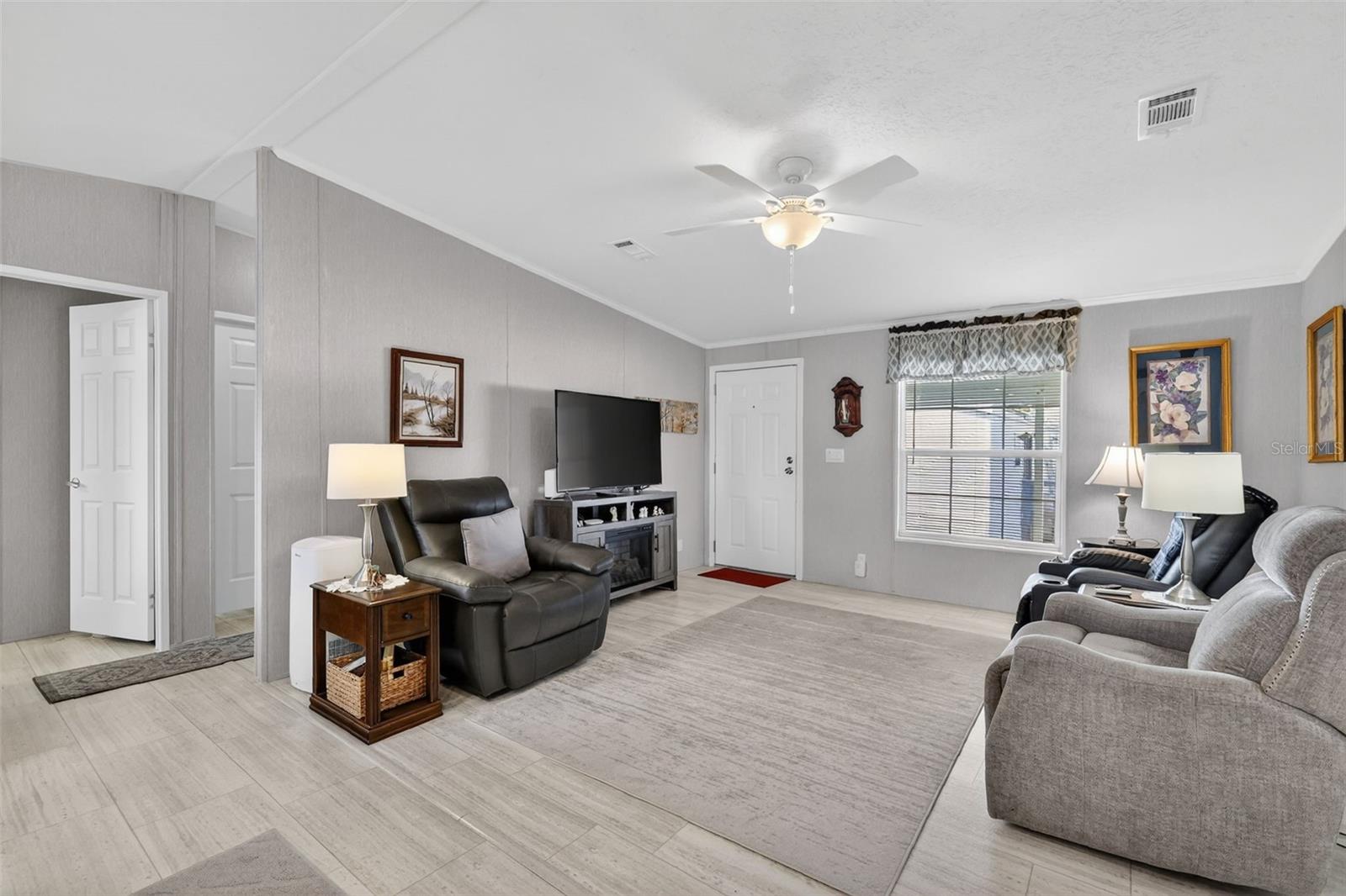 LAKE YALE ESTATES - Residential