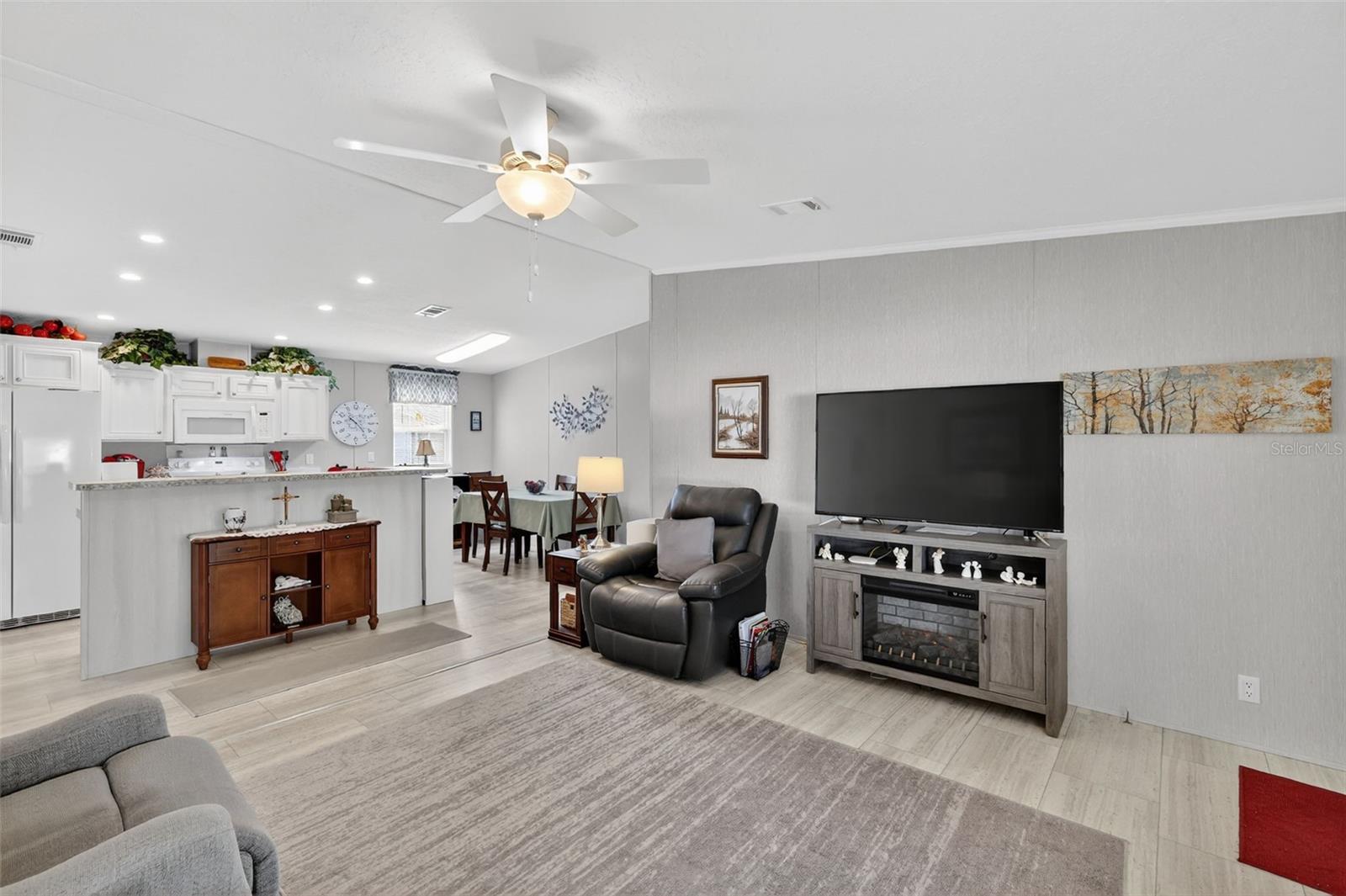 LAKE YALE ESTATES - Residential