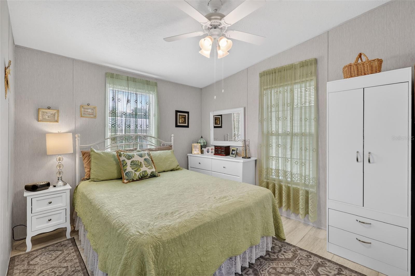 LAKE YALE ESTATES - Residential