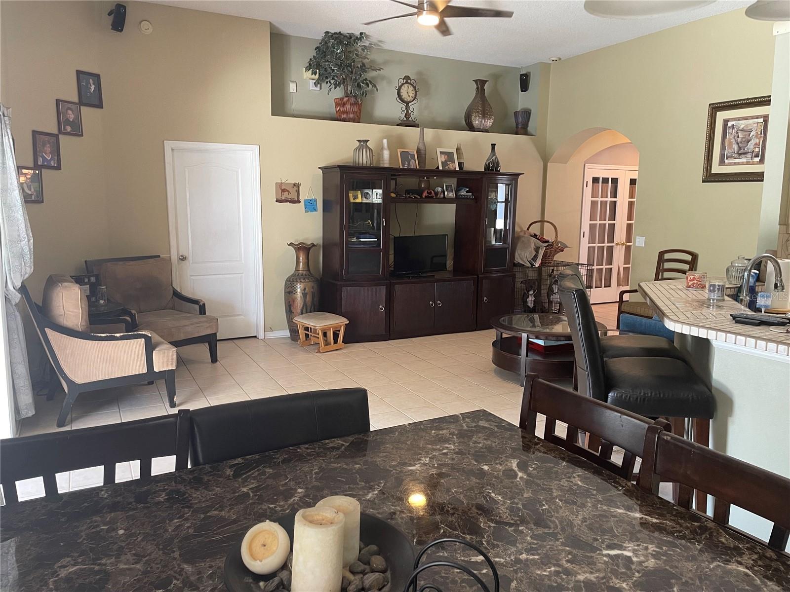 HUNTERS CREEK TR 305 PH 01 - Residential