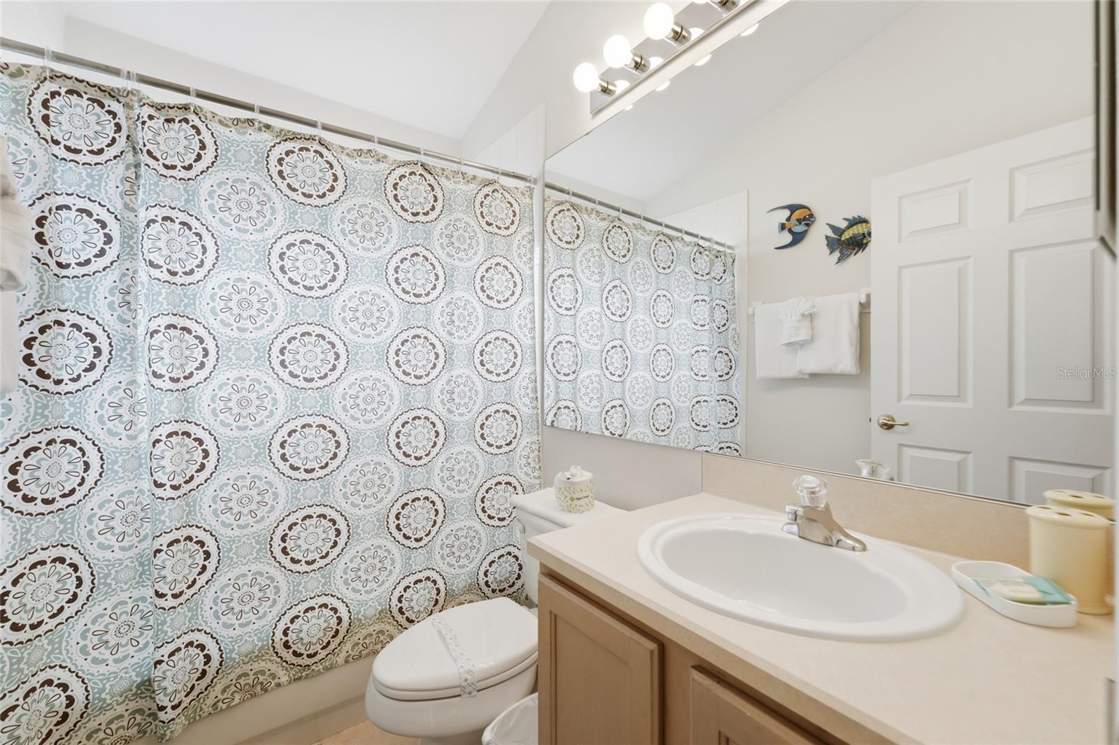 INDIAN CREEK - Residential