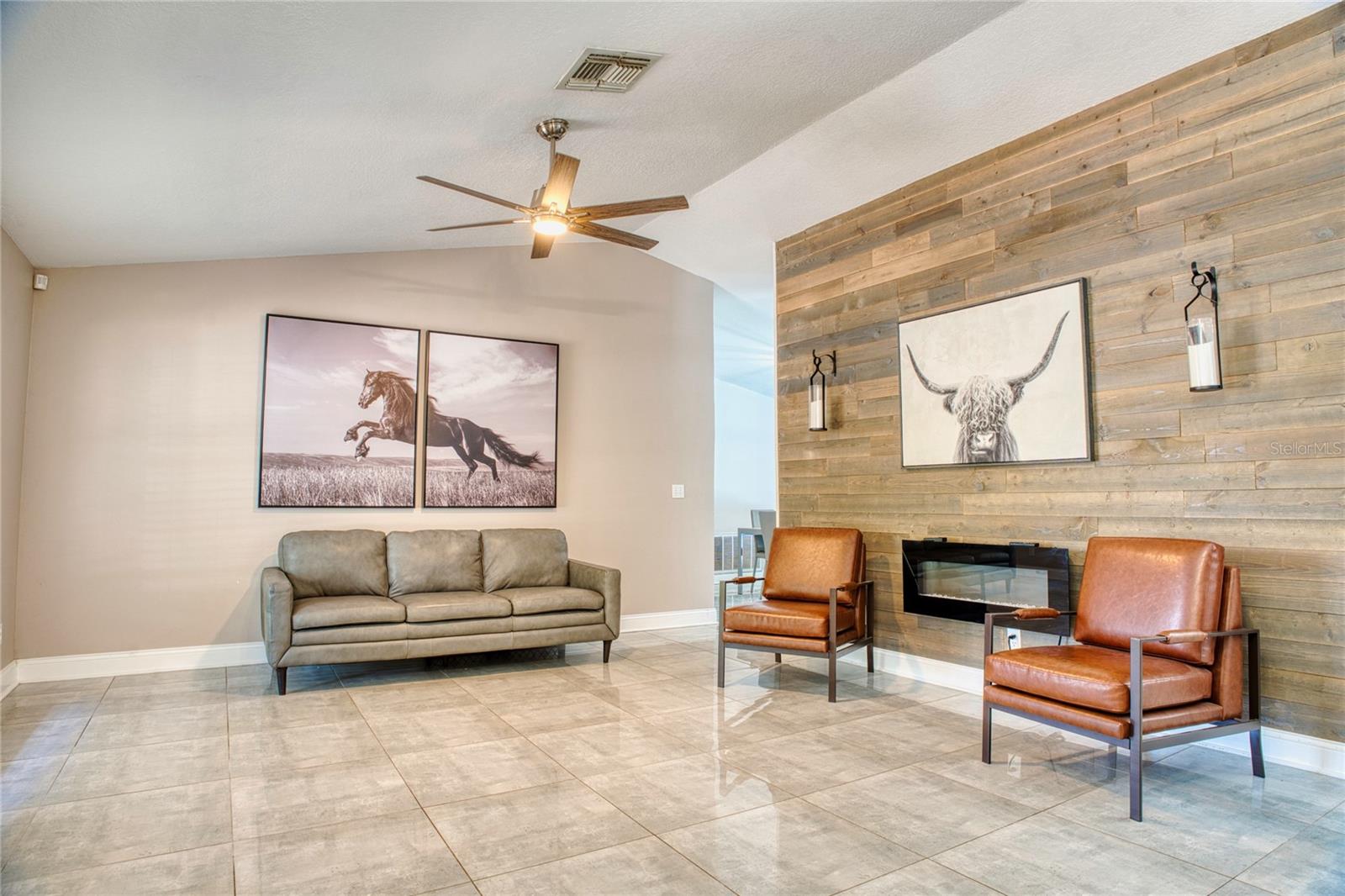 BAY LAKE RANCH UNIT 4 - Residential