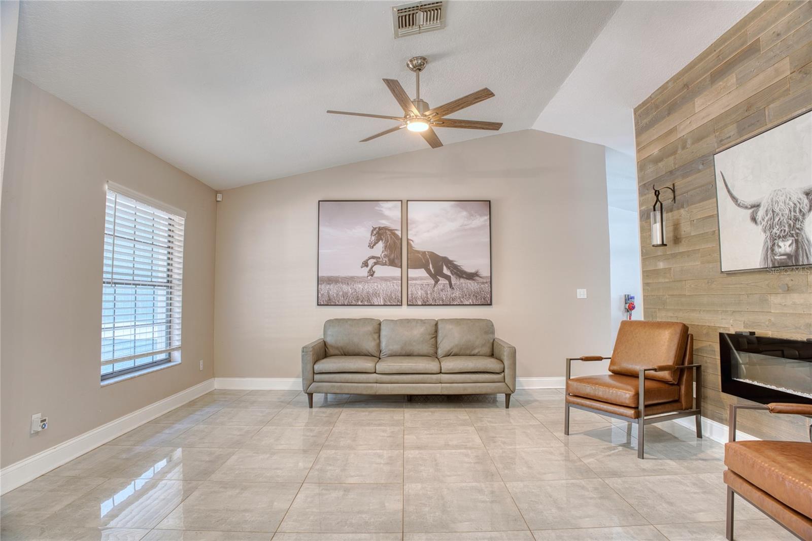 BAY LAKE RANCH UNIT 4 - Residential