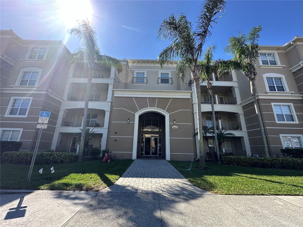 Photo of 5024 Shoreway Loop #10706, Orlando, FL 32819 (MLS # O6403249)