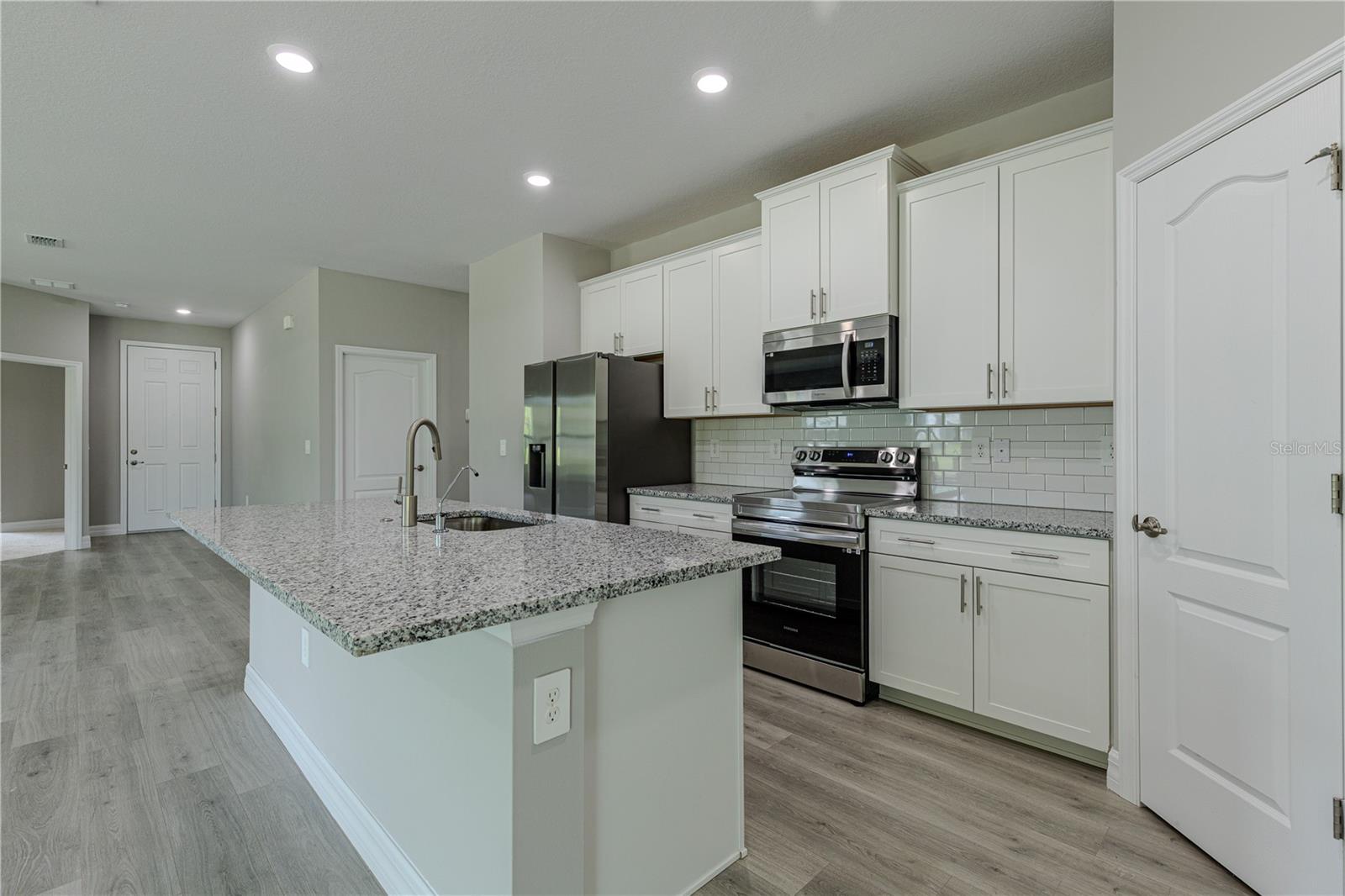 1396 GIBBS ROAD SW