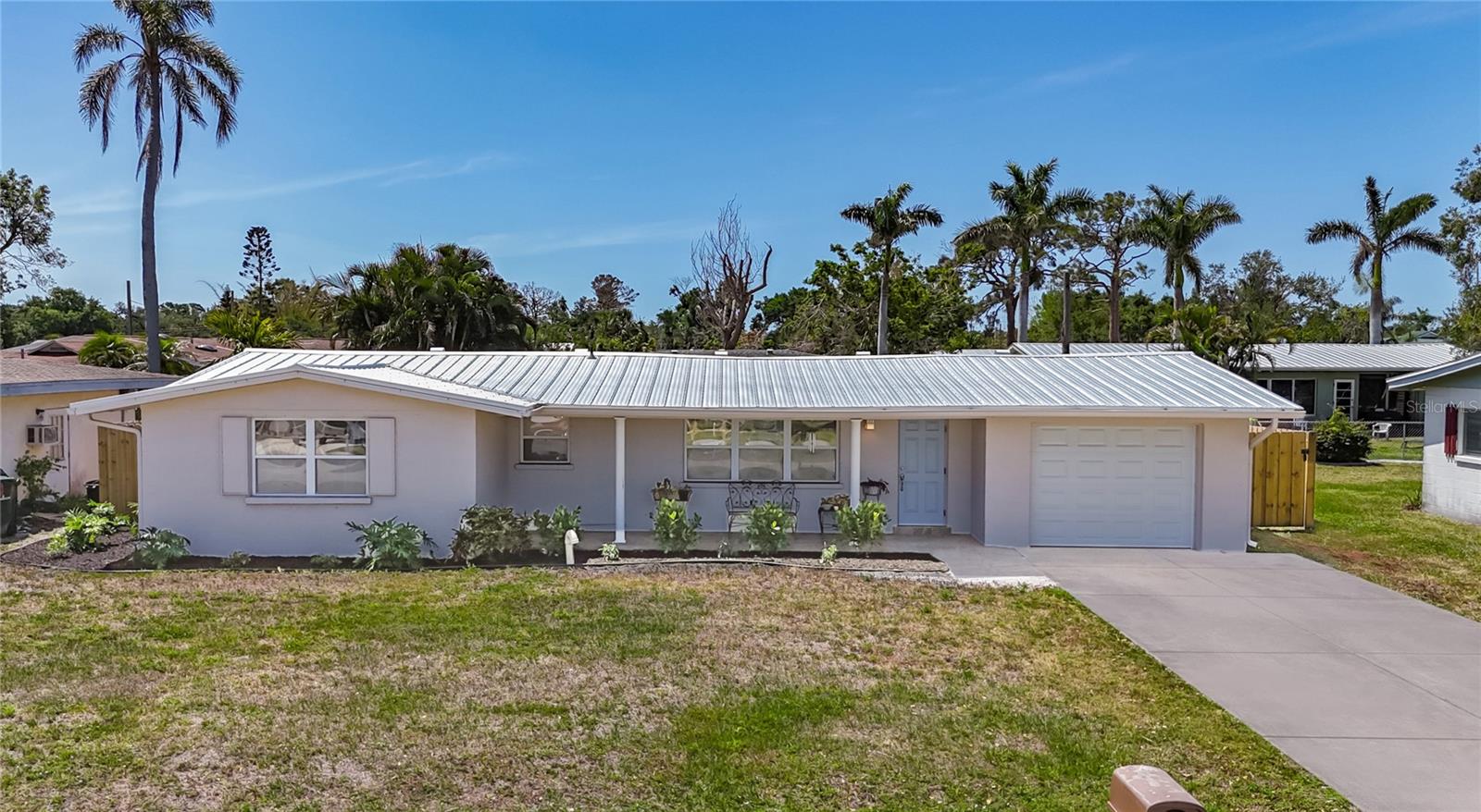 2108 LEE LANE