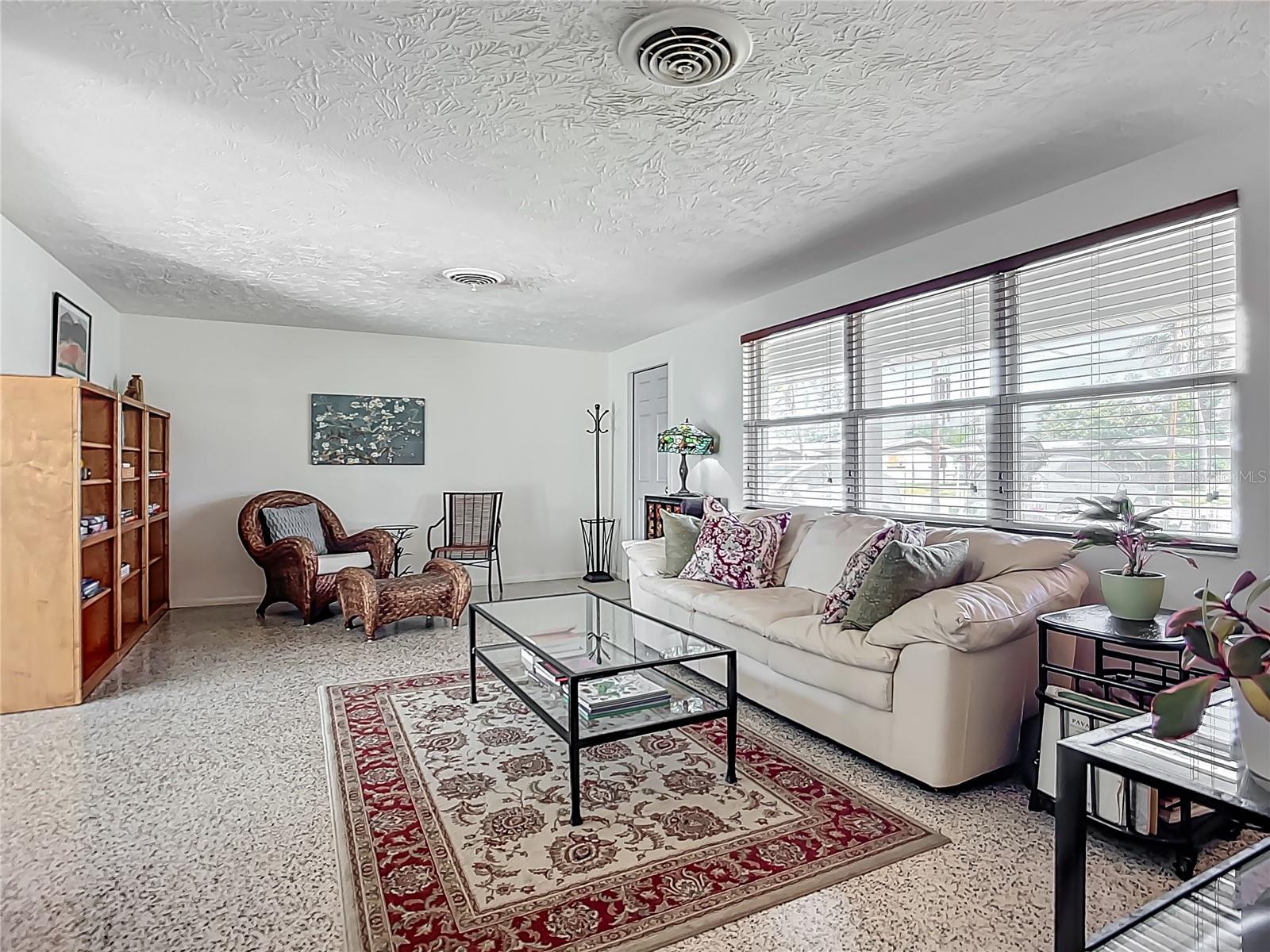 2108 LEE LANE
