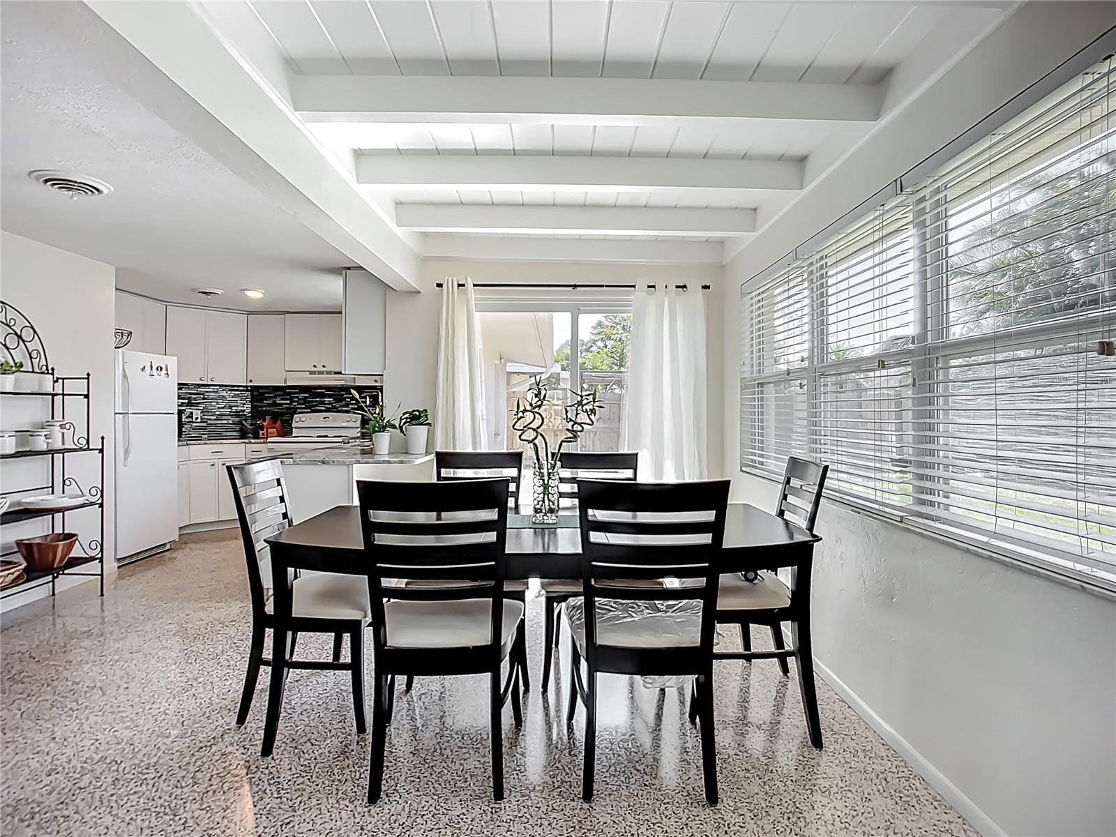 LAS LOMAS DE SARASOTA - Residential