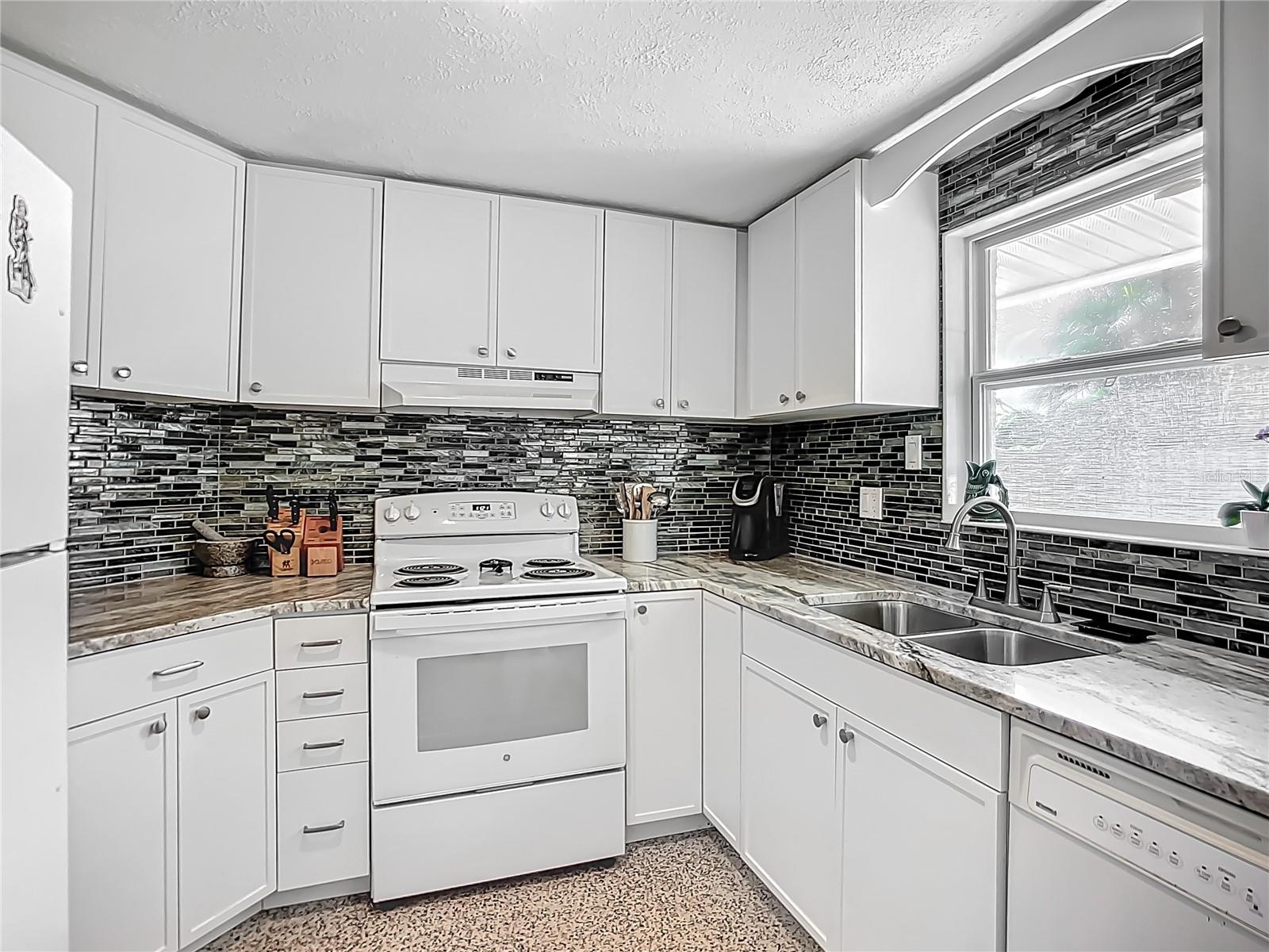 LAS LOMAS DE SARASOTA - Residential