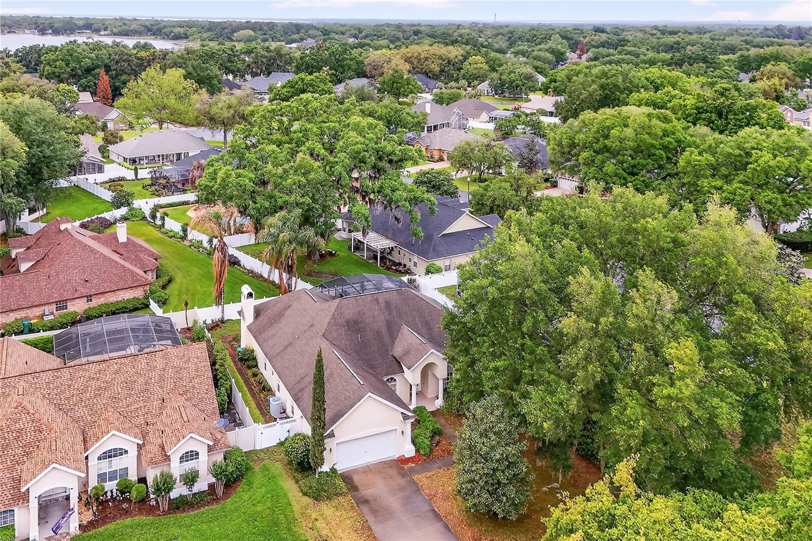 PARK PLACE ON LAKE JOANNA - Residential