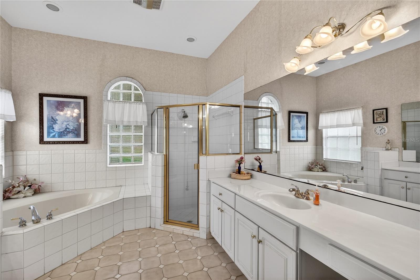 PARK PLACE ON LAKE JOANNA - Residential