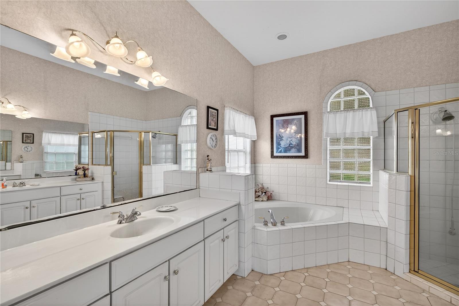 PARK PLACE ON LAKE JOANNA - Residential