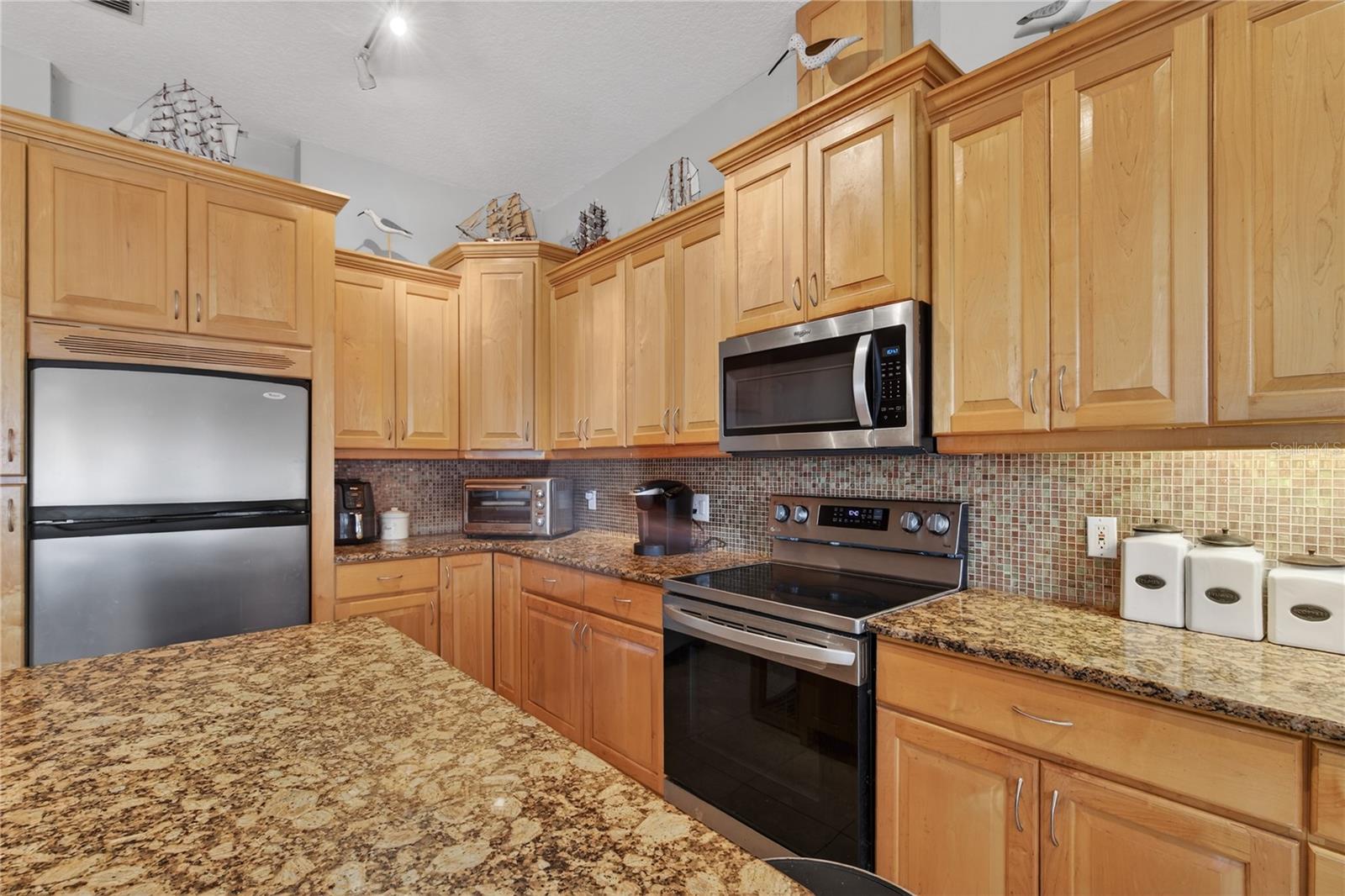 PARK PLACE ON LAKE JOANNA - Residential