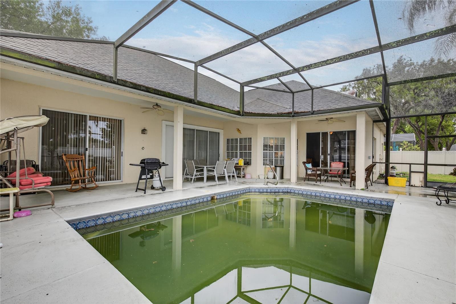 PARK PLACE ON LAKE JOANNA - Residential