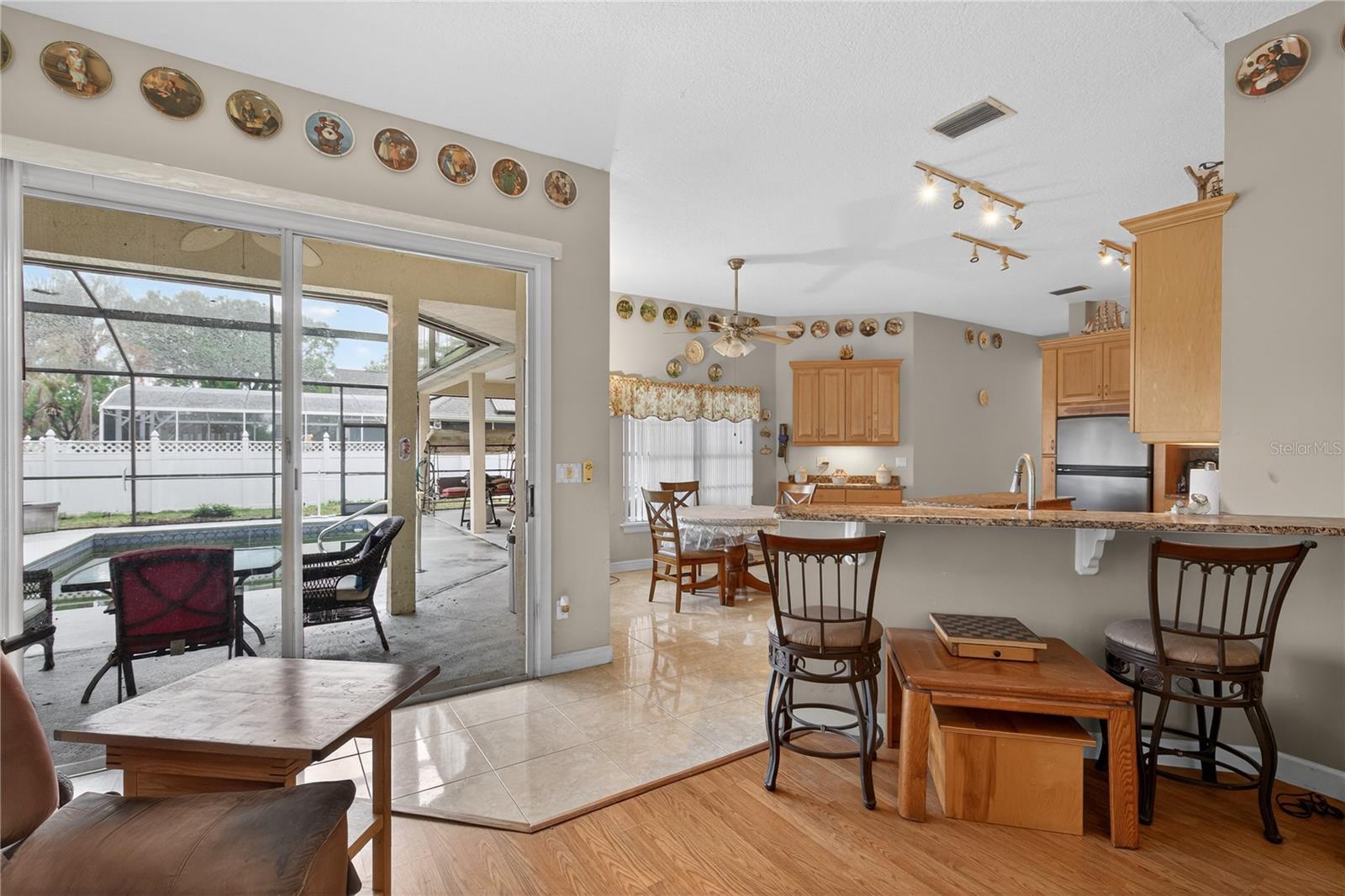 PARK PLACE ON LAKE JOANNA - Residential