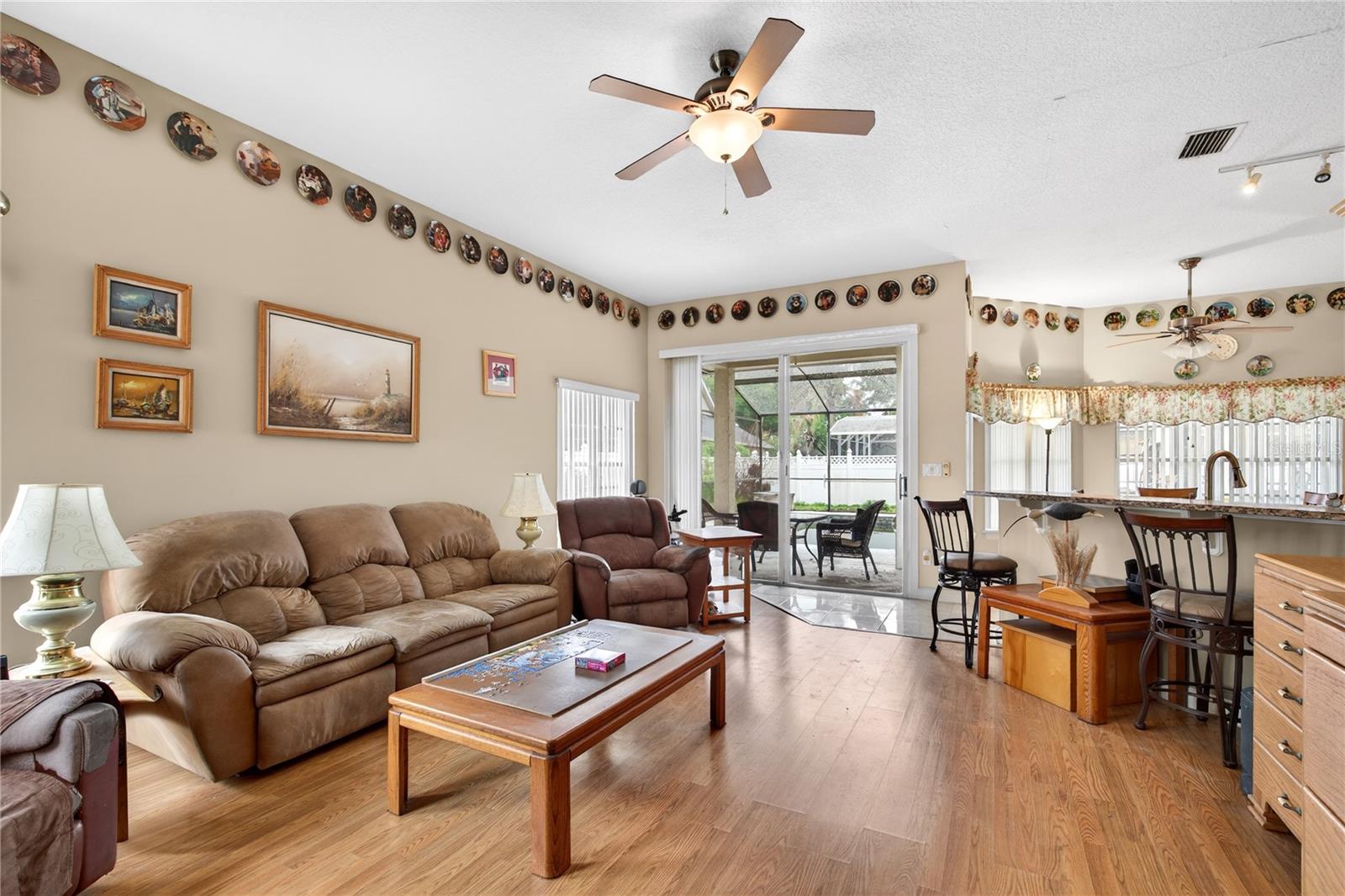 PARK PLACE ON LAKE JOANNA - Residential