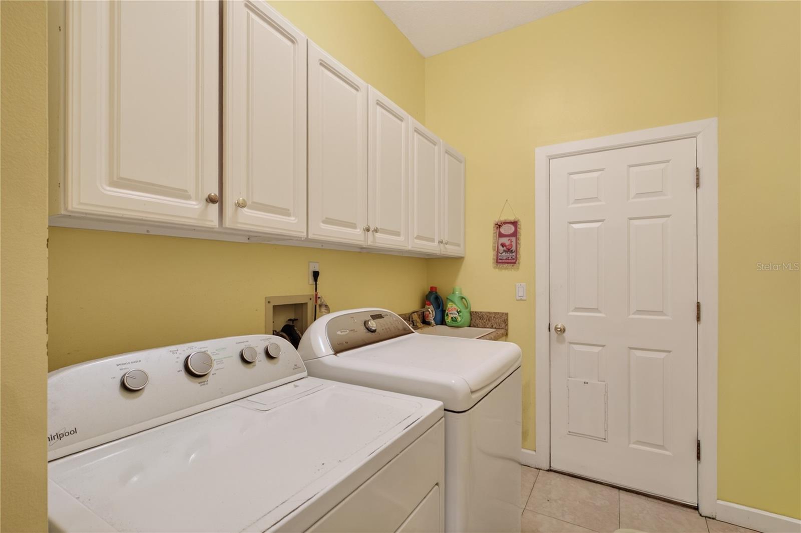 PARK PLACE ON LAKE JOANNA - Residential