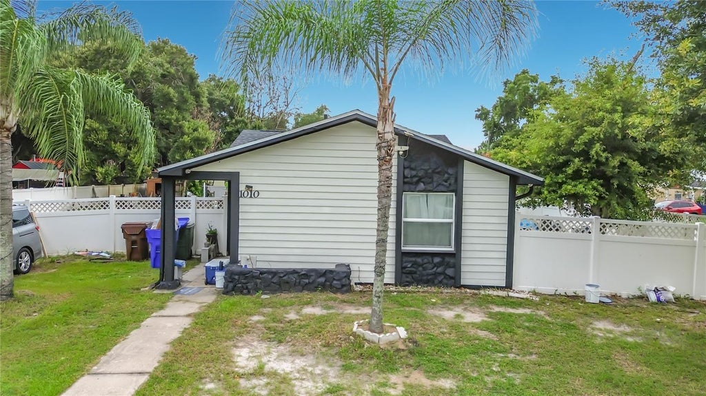 Photo of 1010 Van Lieu Street, Kissimmee, FL 34744 (MLS # O6409485)