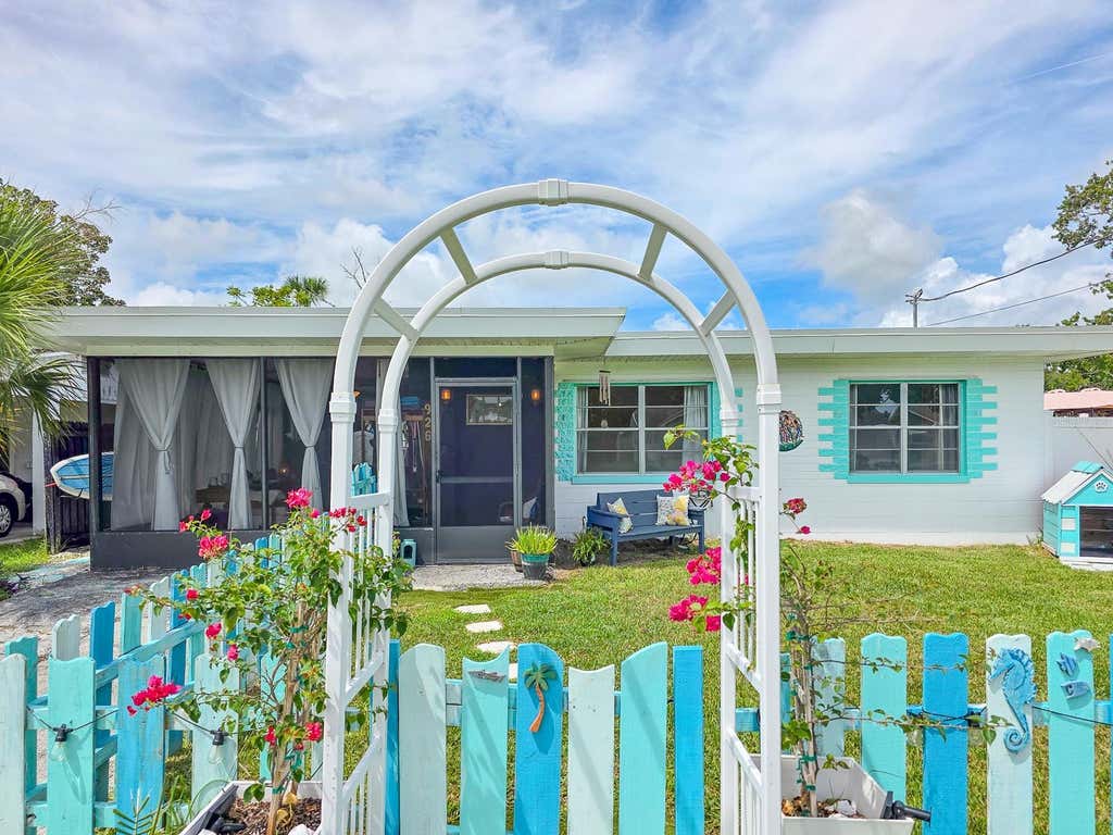 Photo of 926 Fernald Street, Edgewater, FL 32132 (MLS # NS1088901)