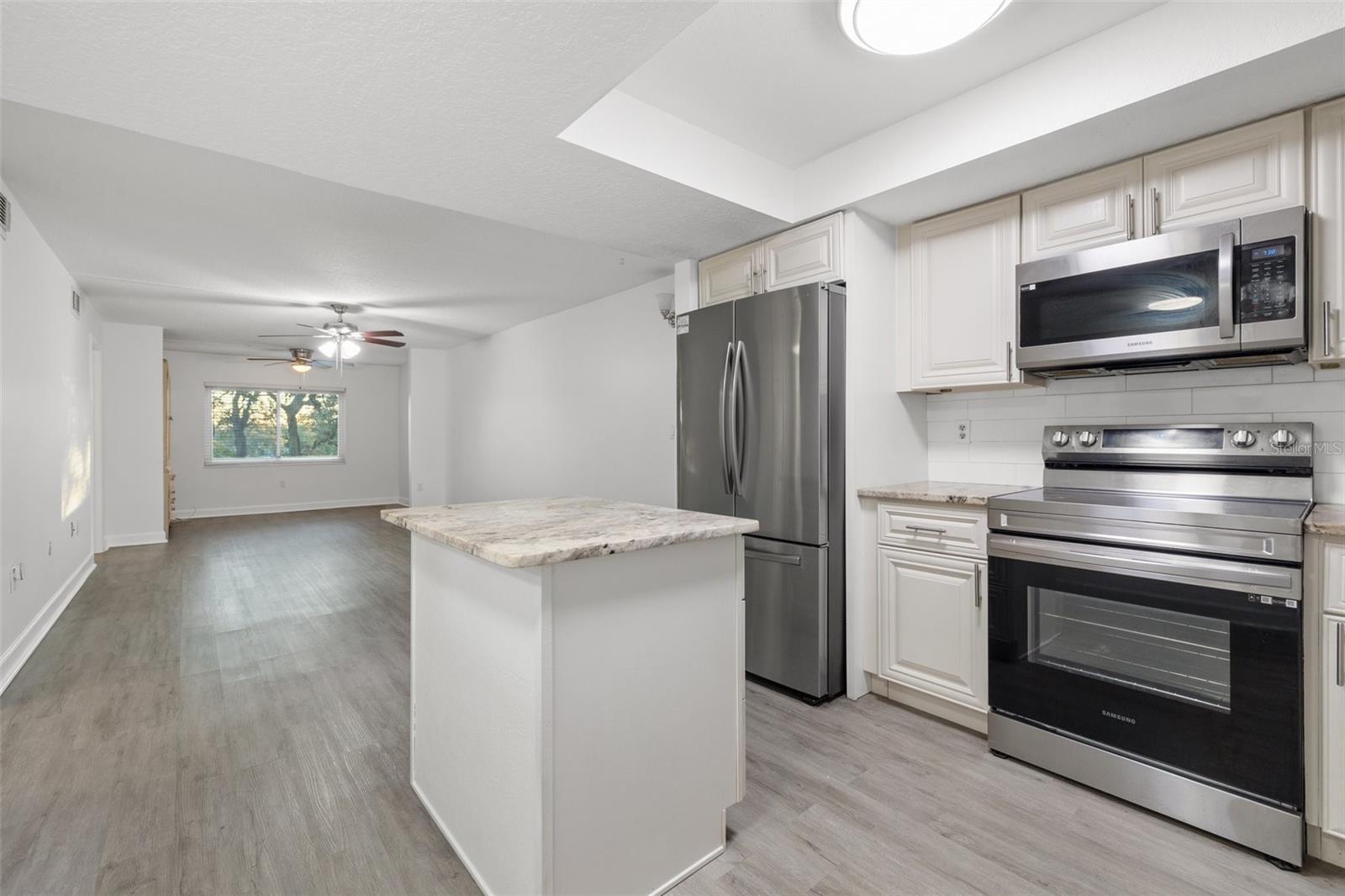 1524 LAKEVIEW ROAD 305