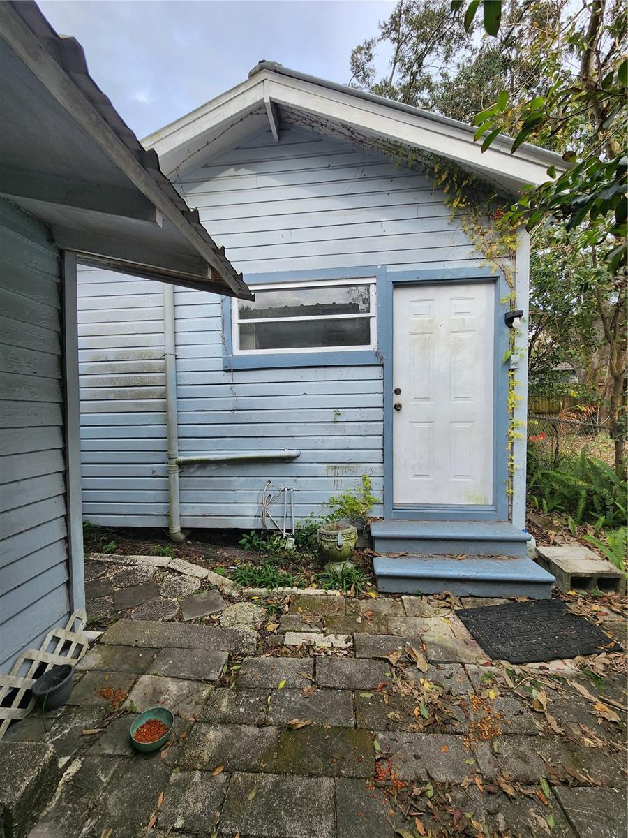 Move-in ready, this cozy studio apartment is located at 8211 N 10th St in the Sulphur Springs neighborhood of Tampa. The unit has been recently painted. It features a large backyard, you will have access to a full size washer and dryer. This location offers easy access to I-275 and is just a short drive from Busch Gardens, the University of South Florida (USF), Moffitt Cancer Center, and the vibrant Seminole Heights area. You’ll also find local grocery stores, restaurants, and Sulphur Springs Park & Pool nearby, with Downtown Tampa and Armature Works only minutes away. First month’s rent, and a security deposit are required to move in unless otherwise negotiated. Please text or email to schedule a showing. $1000 Deposit and Utility fees required.