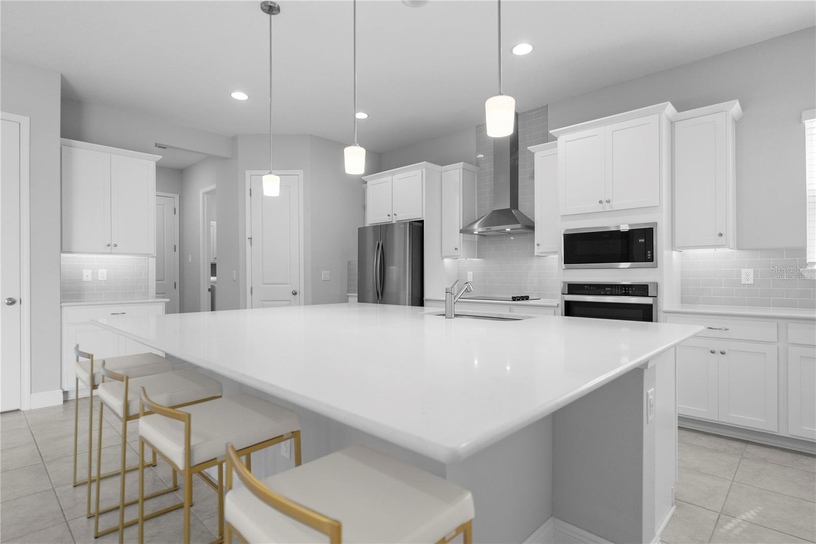 LAKESIDE AT HAMLIN - Residential