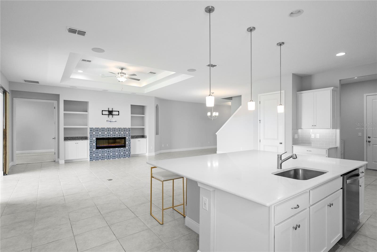 LAKESIDE AT HAMLIN - Residential