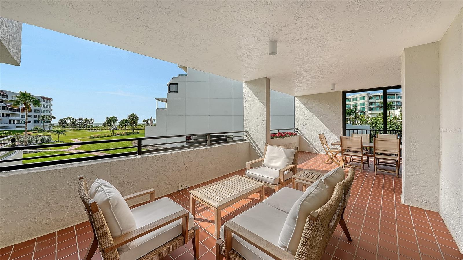 PLAYERS CLUB II - Residential