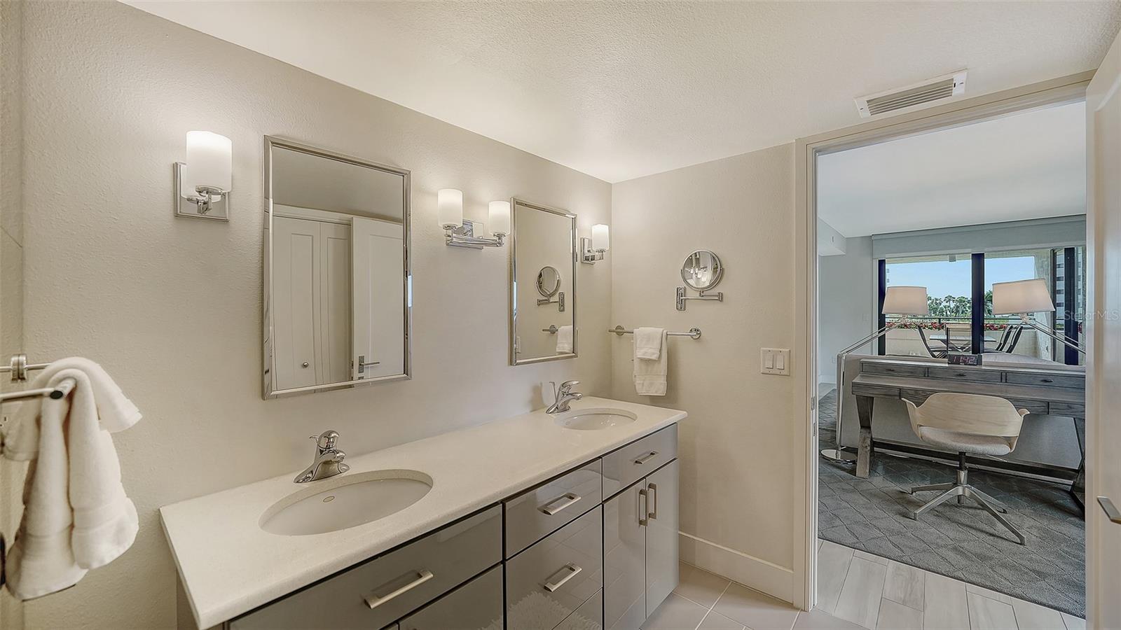 PLAYERS CLUB II - Residential