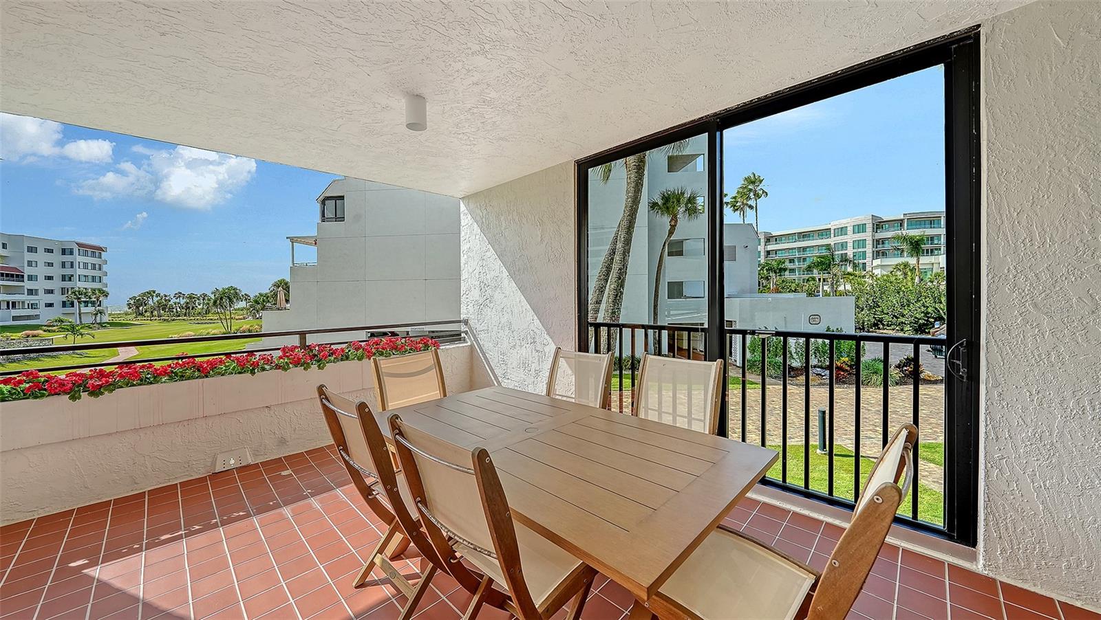 PLAYERS CLUB II - Residential