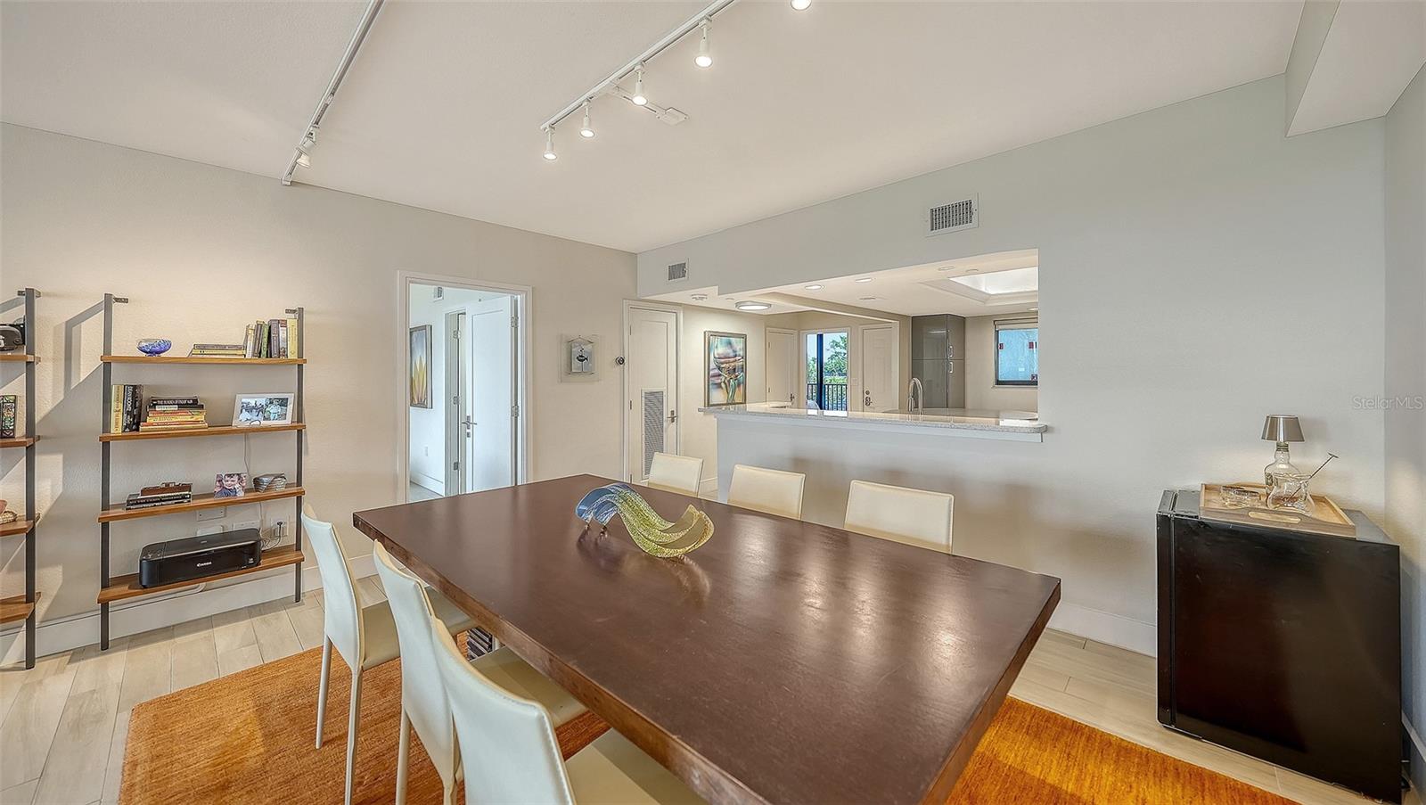 PLAYERS CLUB II - Residential