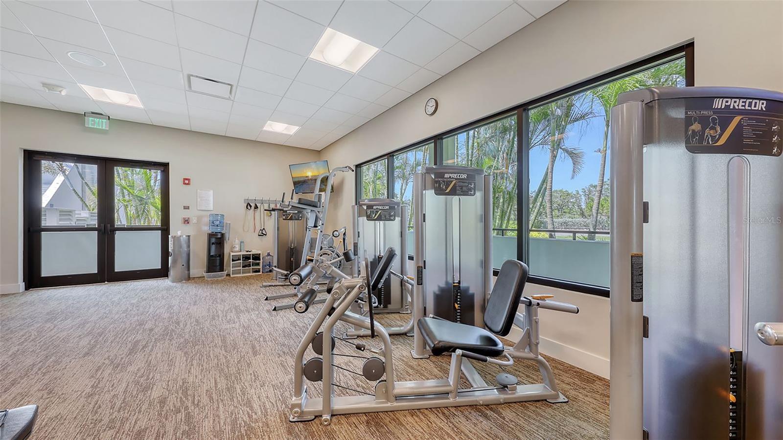 PLAYERS CLUB II - Residential