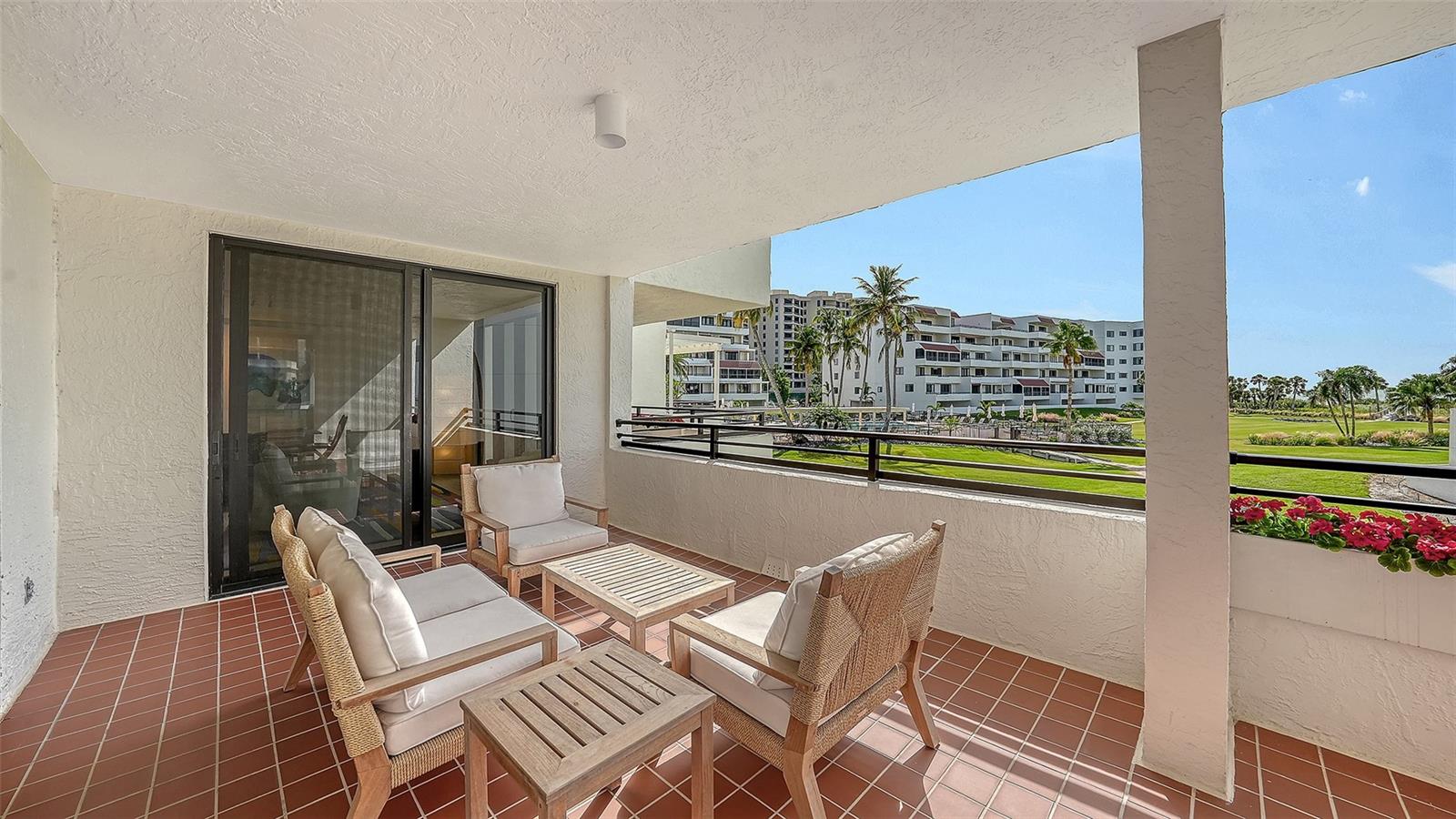 PLAYERS CLUB II - Residential