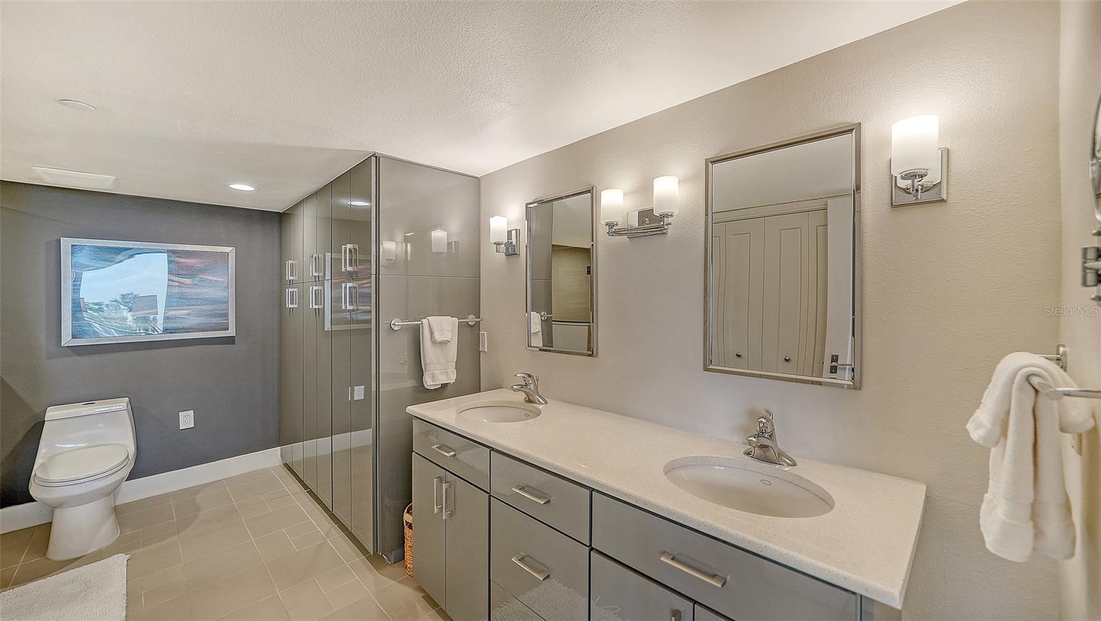 PLAYERS CLUB II - Residential