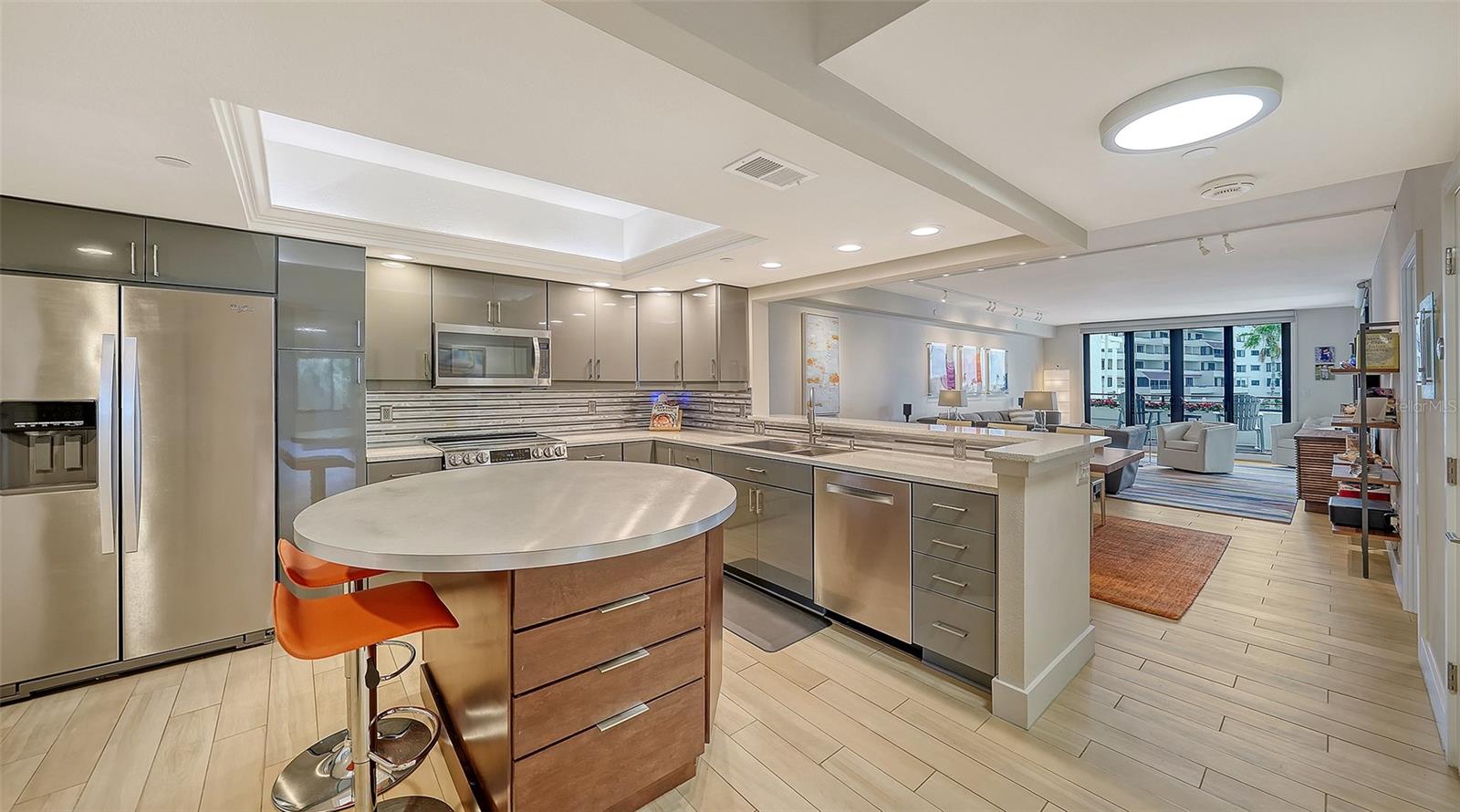 PLAYERS CLUB II - Residential