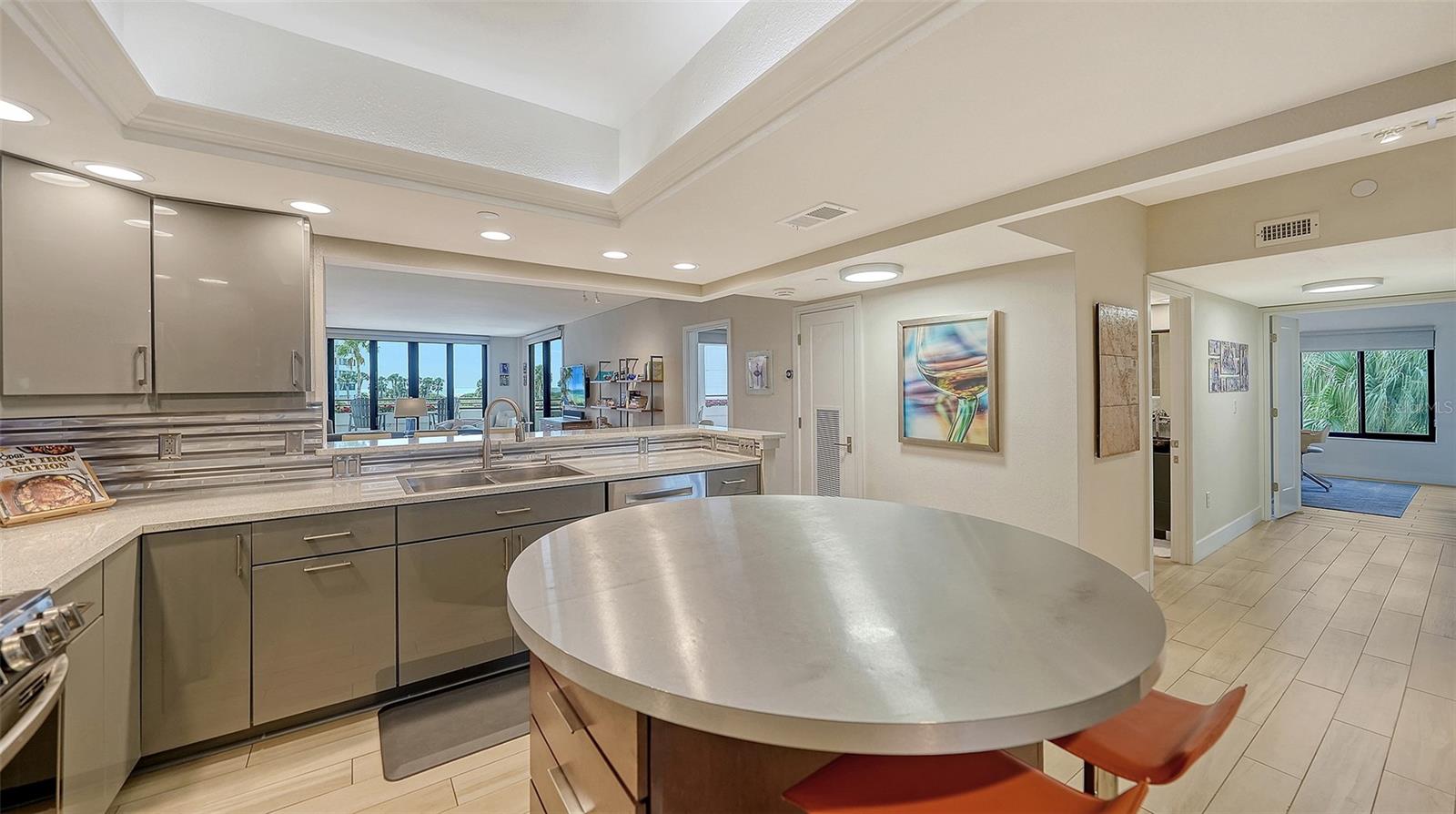 PLAYERS CLUB II - Residential