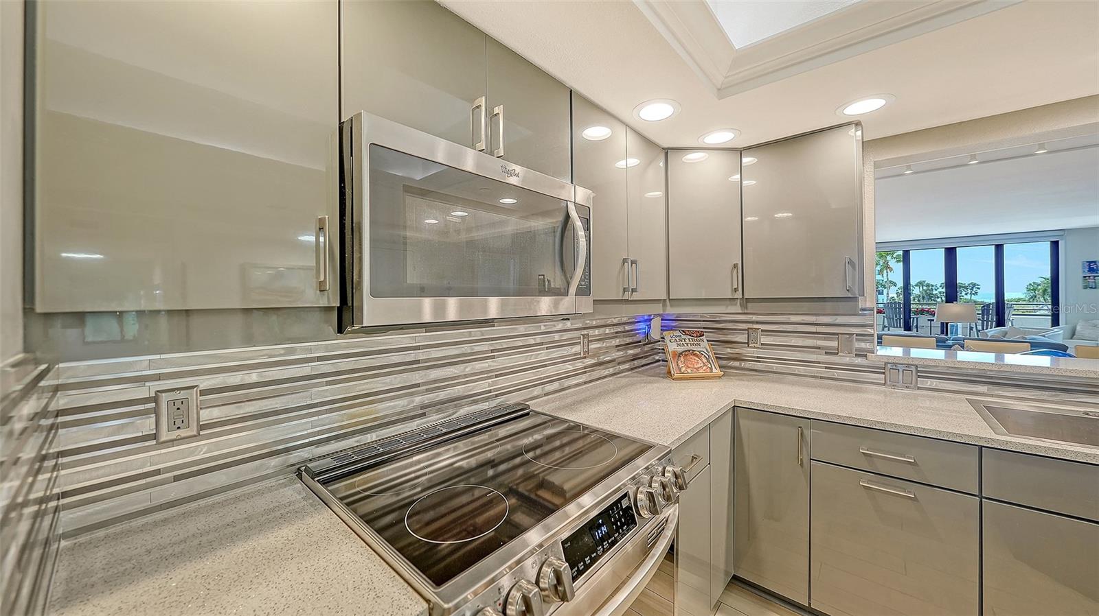 PLAYERS CLUB II - Residential