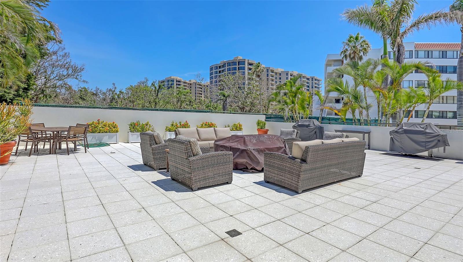 PLAYERS CLUB II - Residential