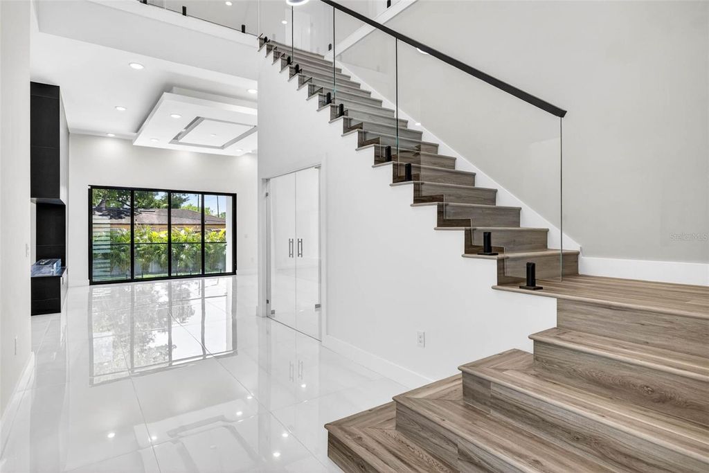 Photo of 4426 W Euclid Avenue, Tampa, FL 33629 (MLS # TB8497058)