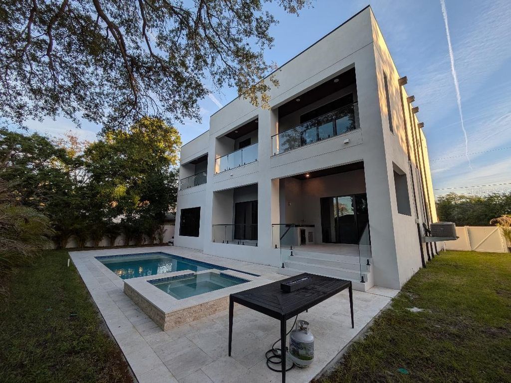 Photo of 4426 W Euclid Avenue, Tampa, FL 33629 (MLS # TB8497058)