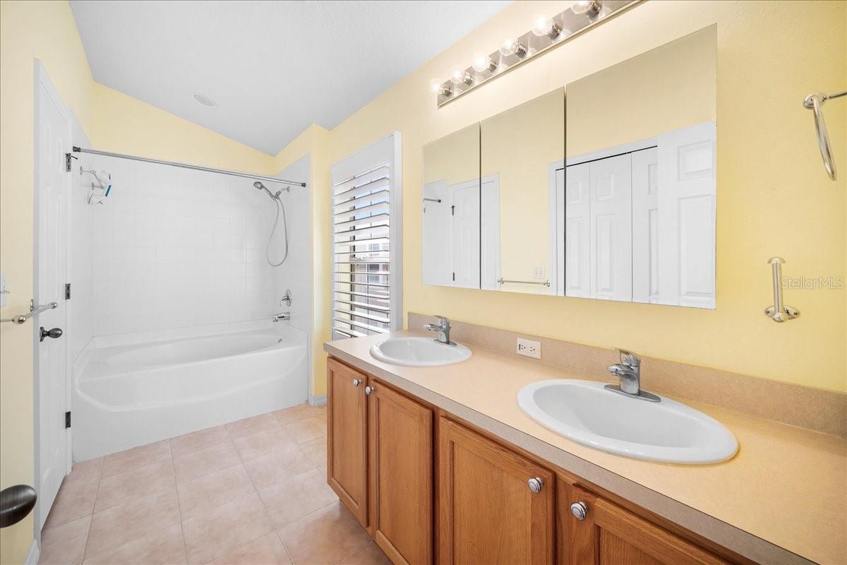 BAY BREEZE COVE - Residential