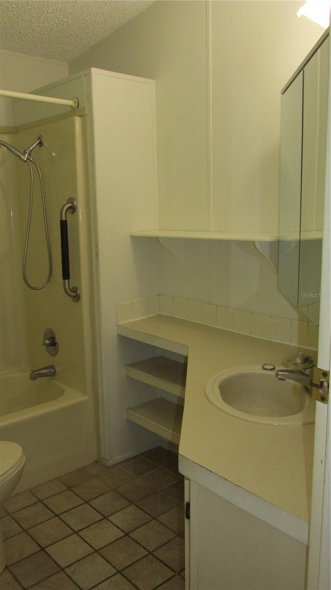 SWEETWATER GOLF & TENNIS CLUB ADD 01 - Residential