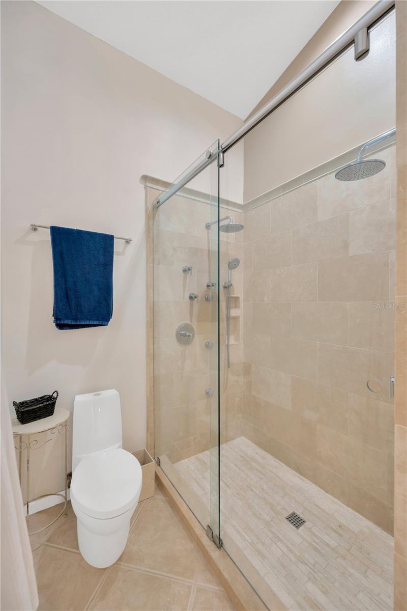 REPLAT OF BELLEFONTE - Residential