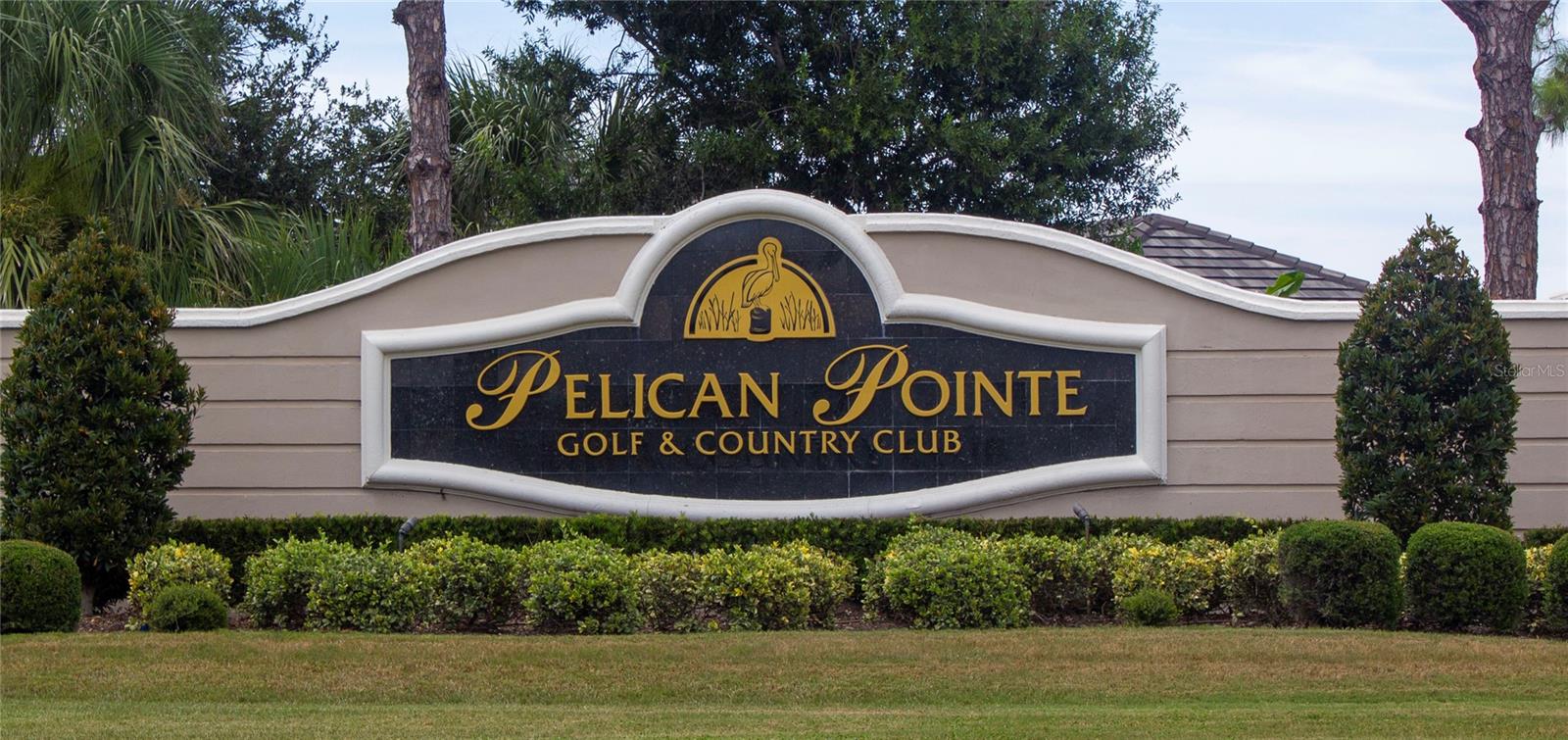 PELICAN POINTE GOLF & COUNTRY CLUB - Residential